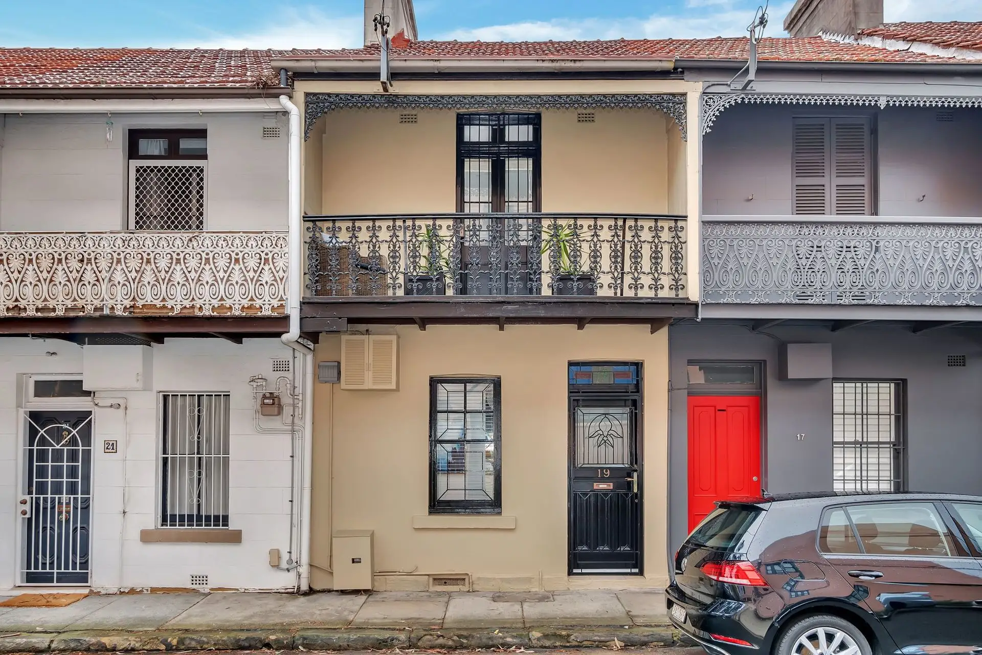 19 Wentworth Street, Paddington Sold by Bradfield Badgerfox - image 1
