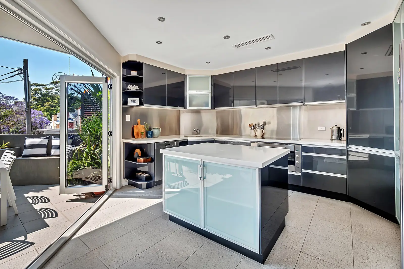 10 Verona Street, Paddington Sold by Bradfield Badgerfox - image 1