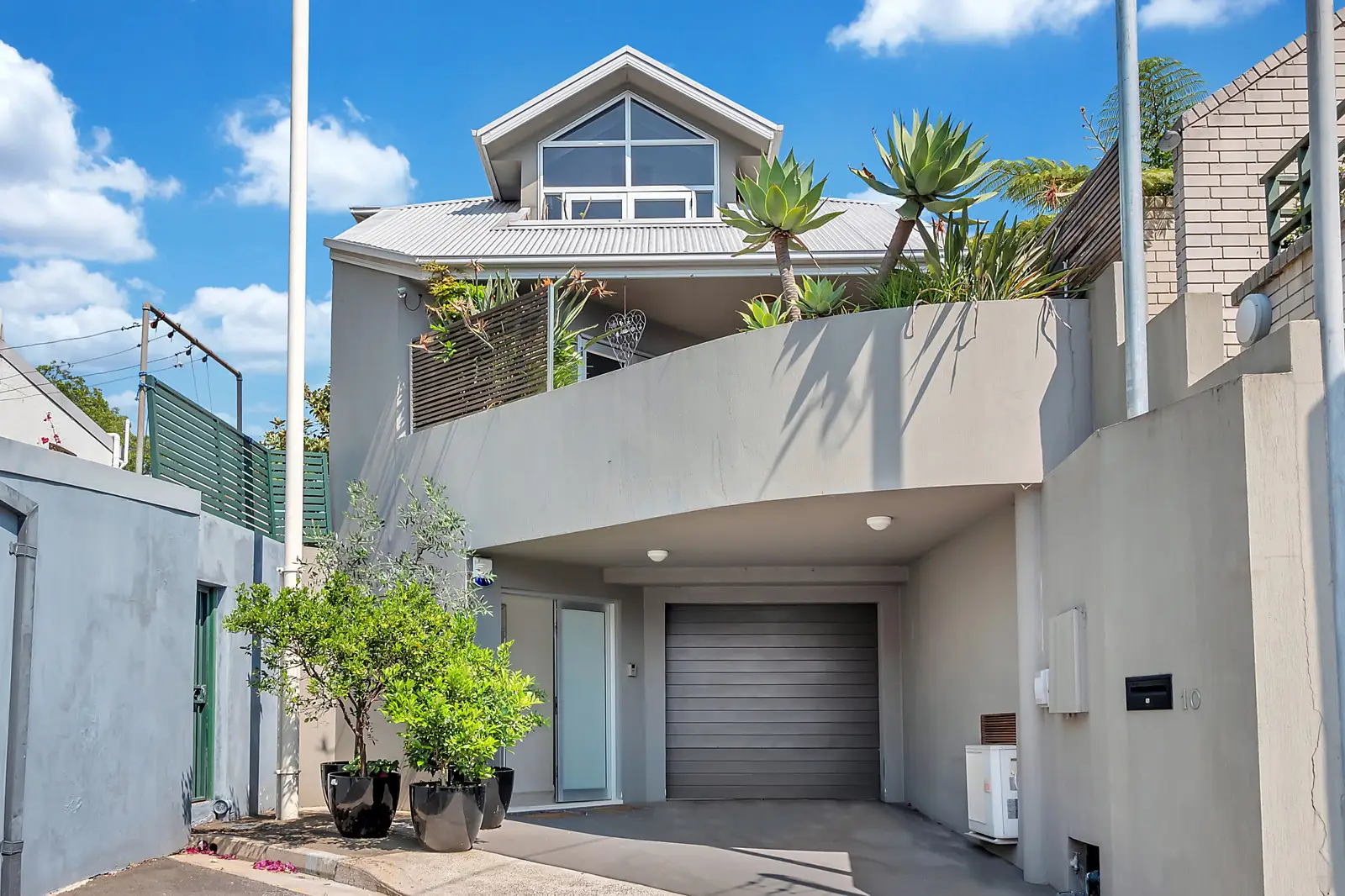 10 Verona Street, Paddington Sold by Bradfield Badgerfox - image 1