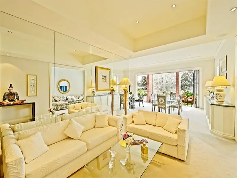 2/18 Etham Avenue, Darling Point Sold by Bradfield Badgerfox - image 1