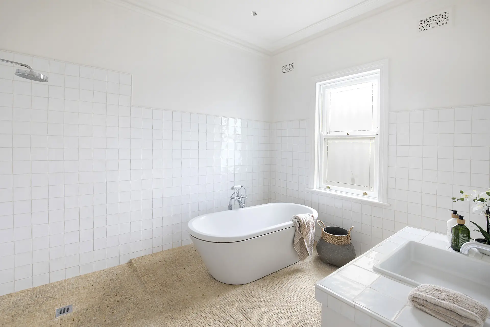 6 Faraday Avenue, Rose Bay Sold by Bradfield Badgerfox - image 1