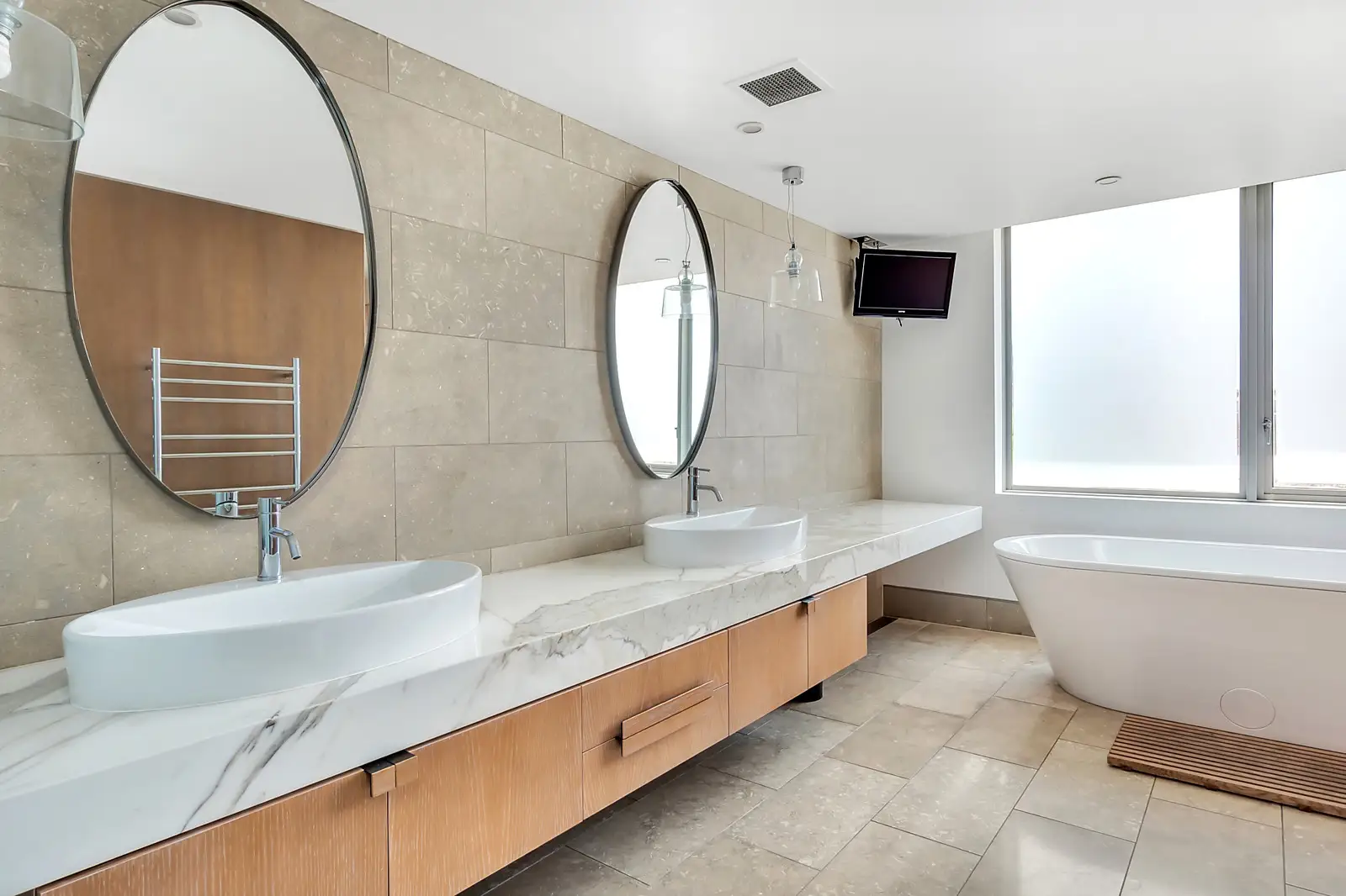 402/152-162 Campbell Parade, Bondi Beach Sold by Bradfield Badgerfox - image 1