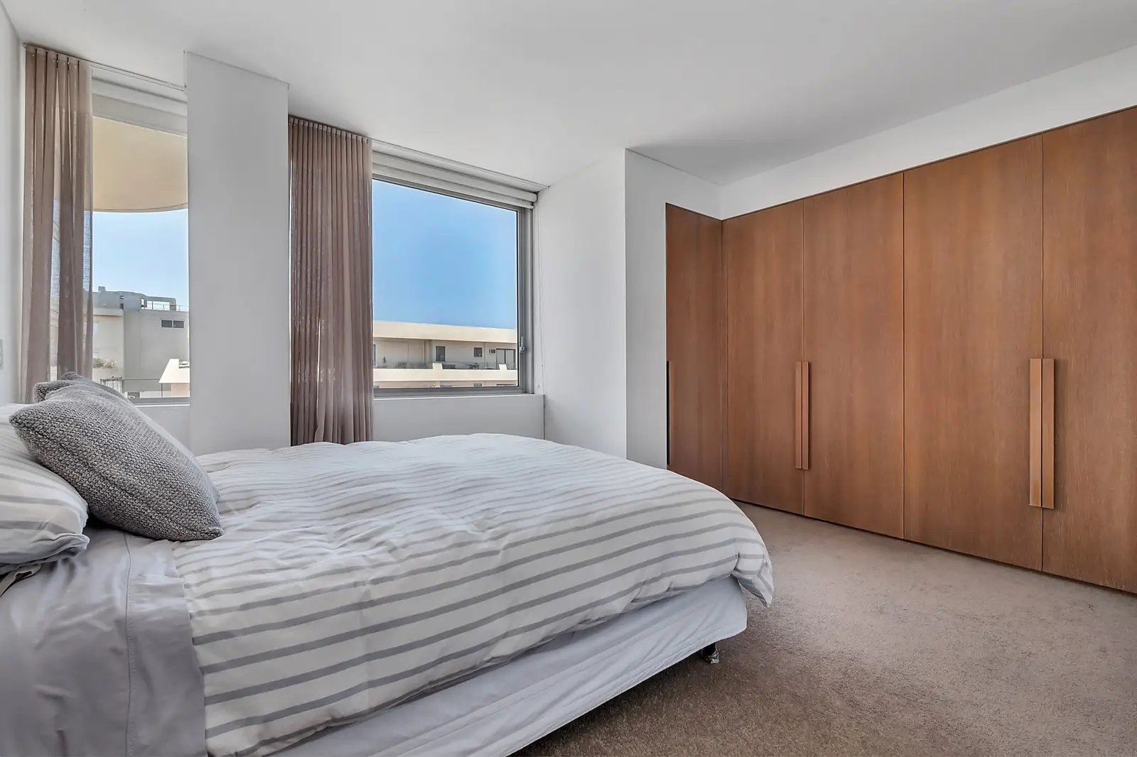 402/152-162 Campbell Parade, Bondi Beach Sold by Bradfield Badgerfox - image 1