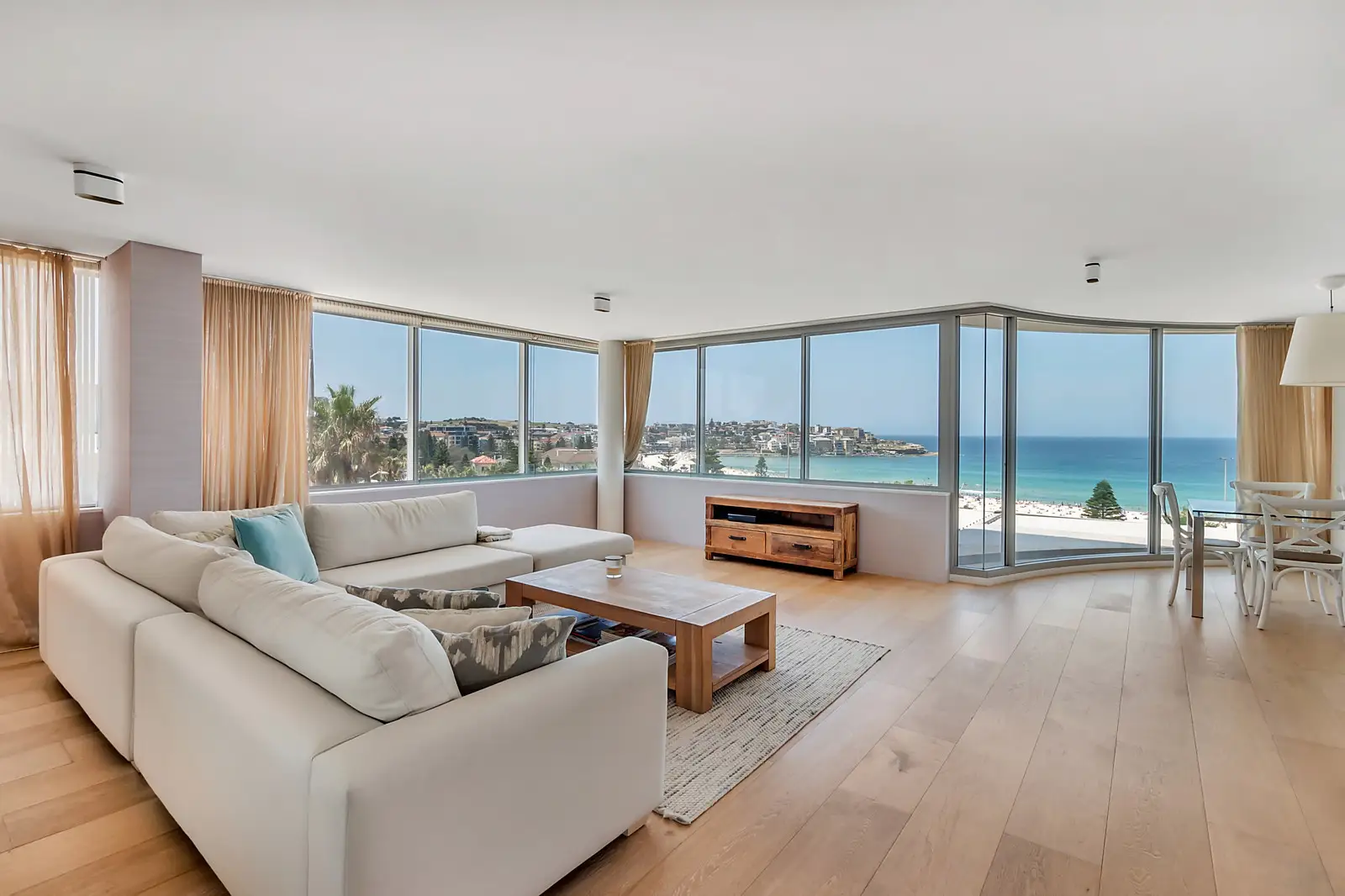 402/152-162 Campbell Parade, Bondi Beach Sold by Bradfield Badgerfox - image 1