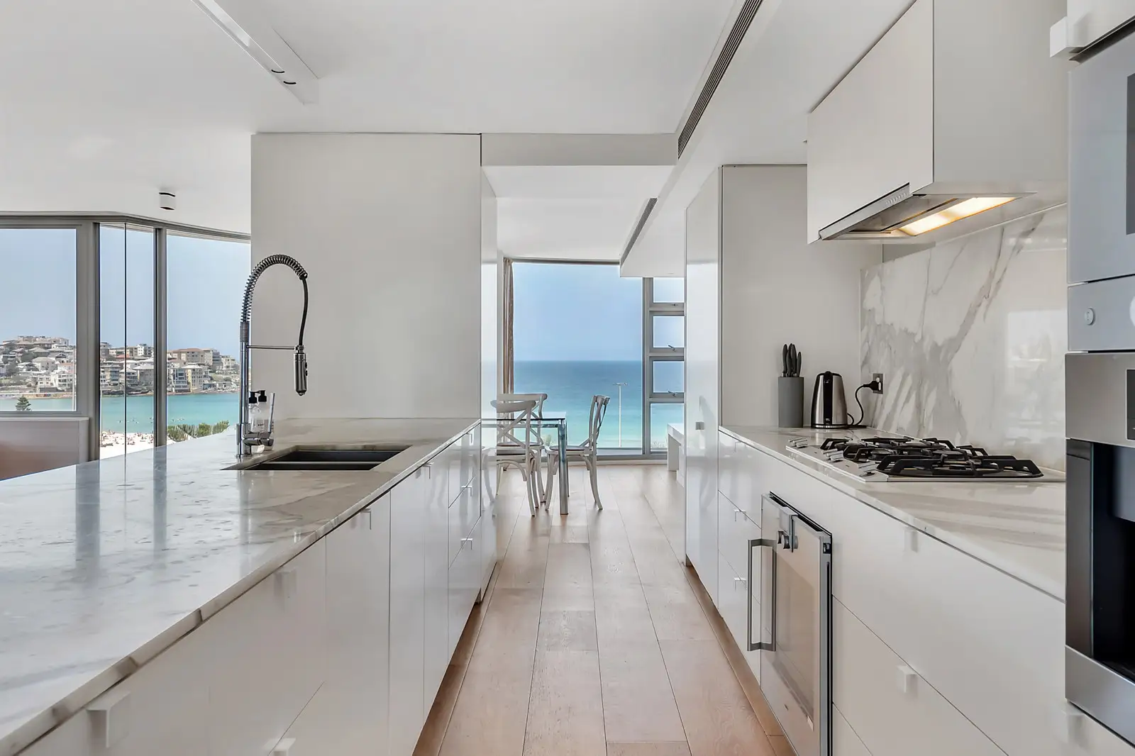 402/152-162 Campbell Parade, Bondi Beach Sold by Bradfield Badgerfox - image 1