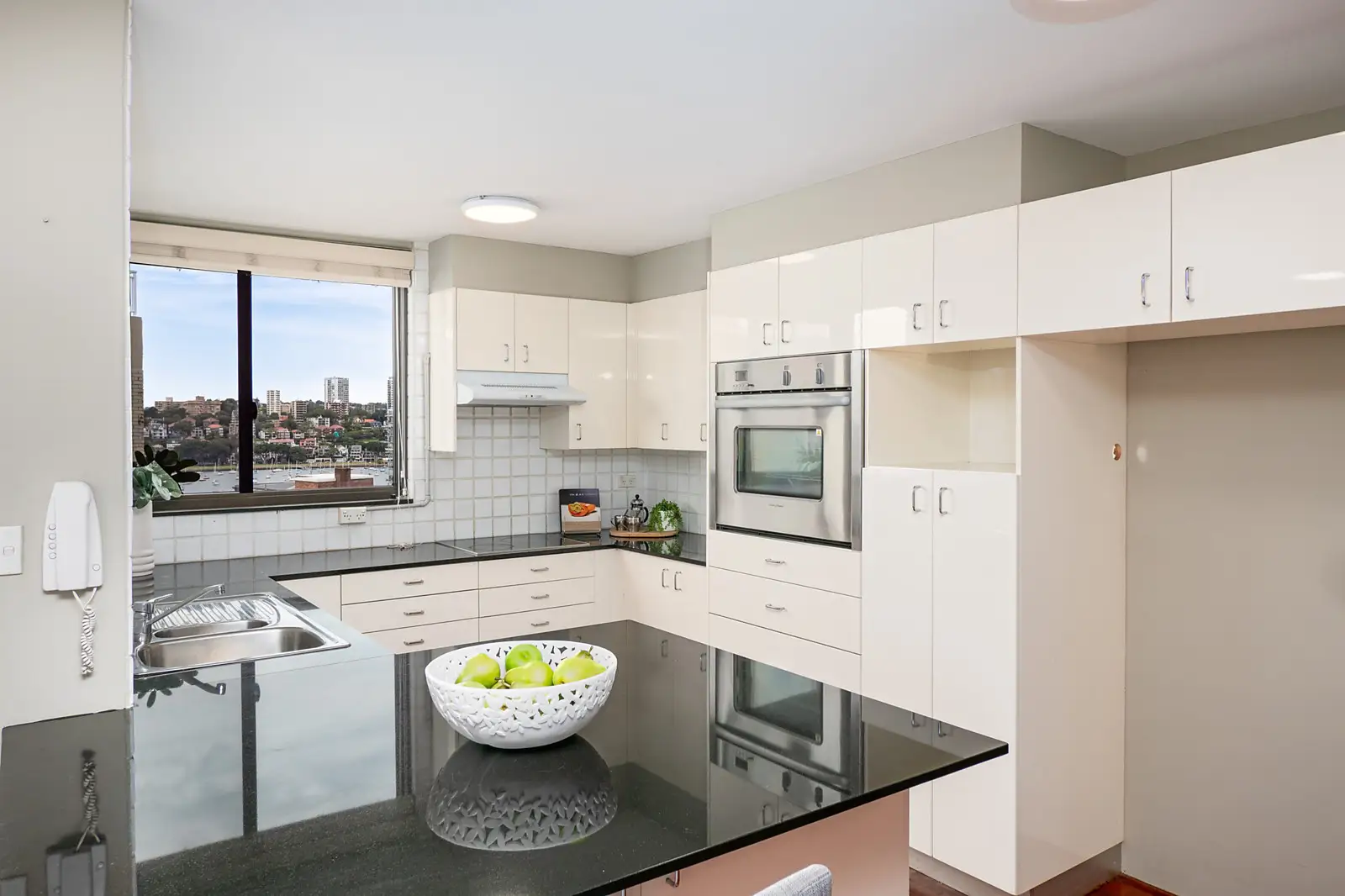 5C/6 Macleay Street, Potts Point Sold by Bradfield Badgerfox - image 1
