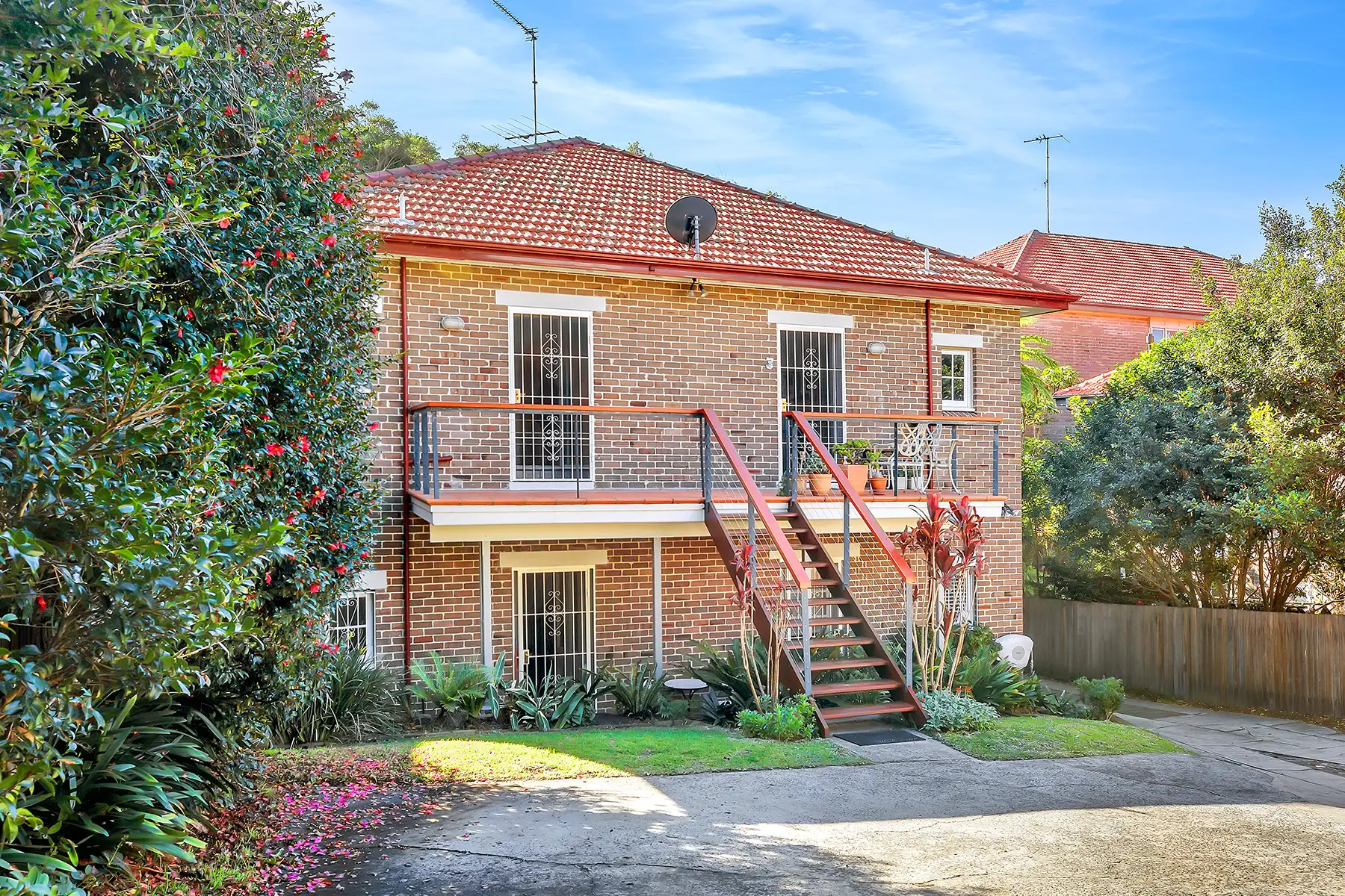 4/11 Quail Street, Coogee Sold by Bradfield Badgerfox - image 1