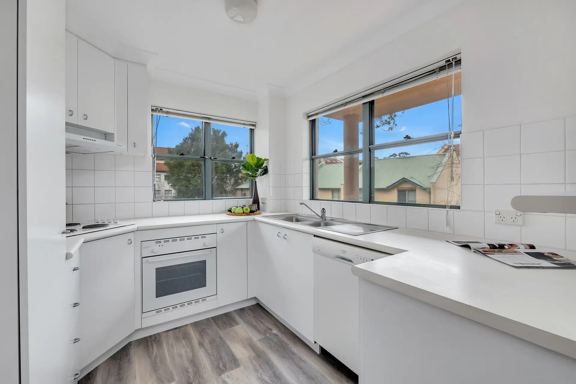 50/69 Allen Street, Leichhardt Sold by Bradfield Badgerfox - image 1