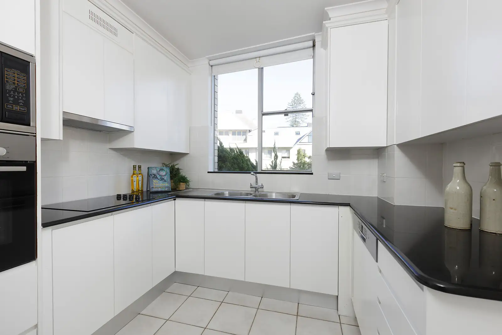 1/6 Trelawney Street, Woollahra Sold by Bradfield Badgerfox - image 1