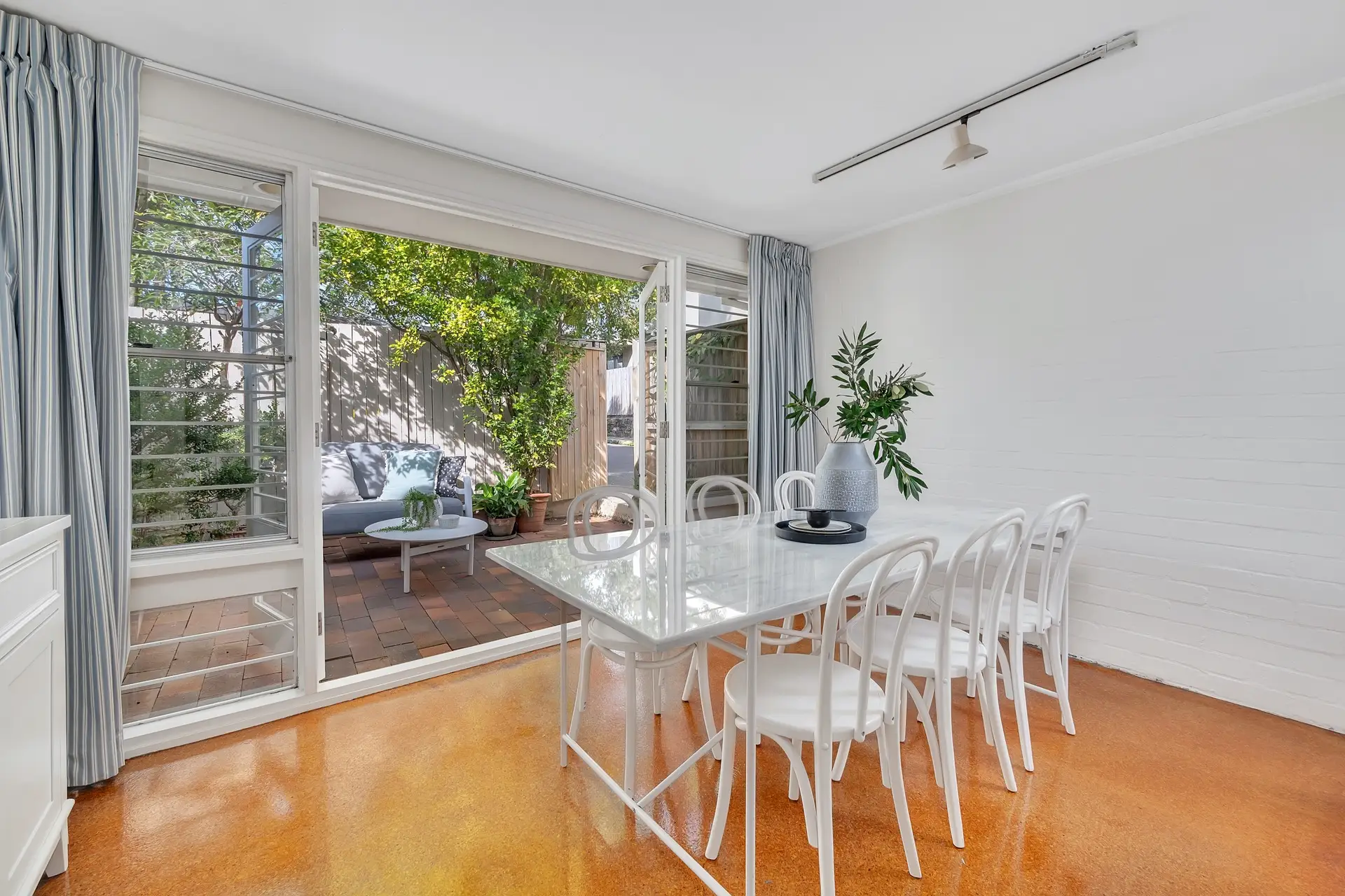 9 Cascade Street, Paddington Sold by Bradfield Badgerfox - image 1