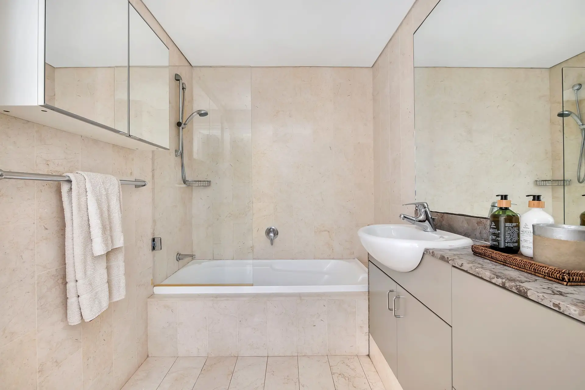 106/45-53 Carlisle Street, Rose Bay Sold by Bradfield Badgerfox - image 1