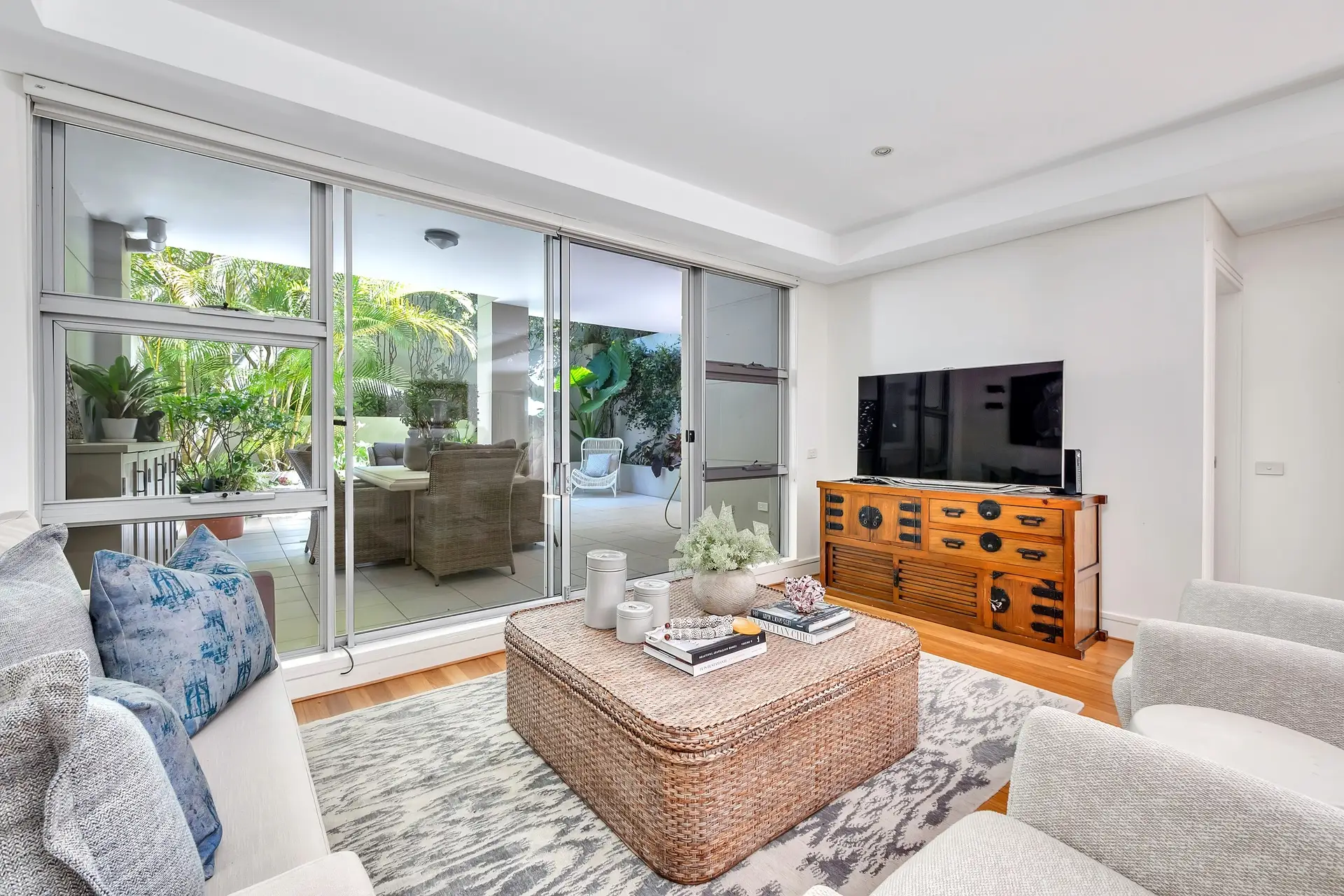 106/45-53 Carlisle Street, Rose Bay Sold by Bradfield Badgerfox - image 1