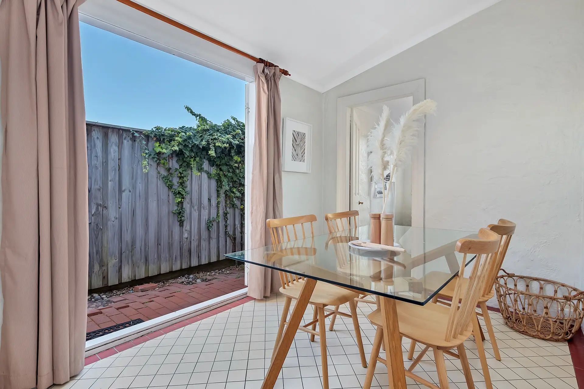 14 Artlett Street, Edgecliff Sold by Bradfield Badgerfox - image 1