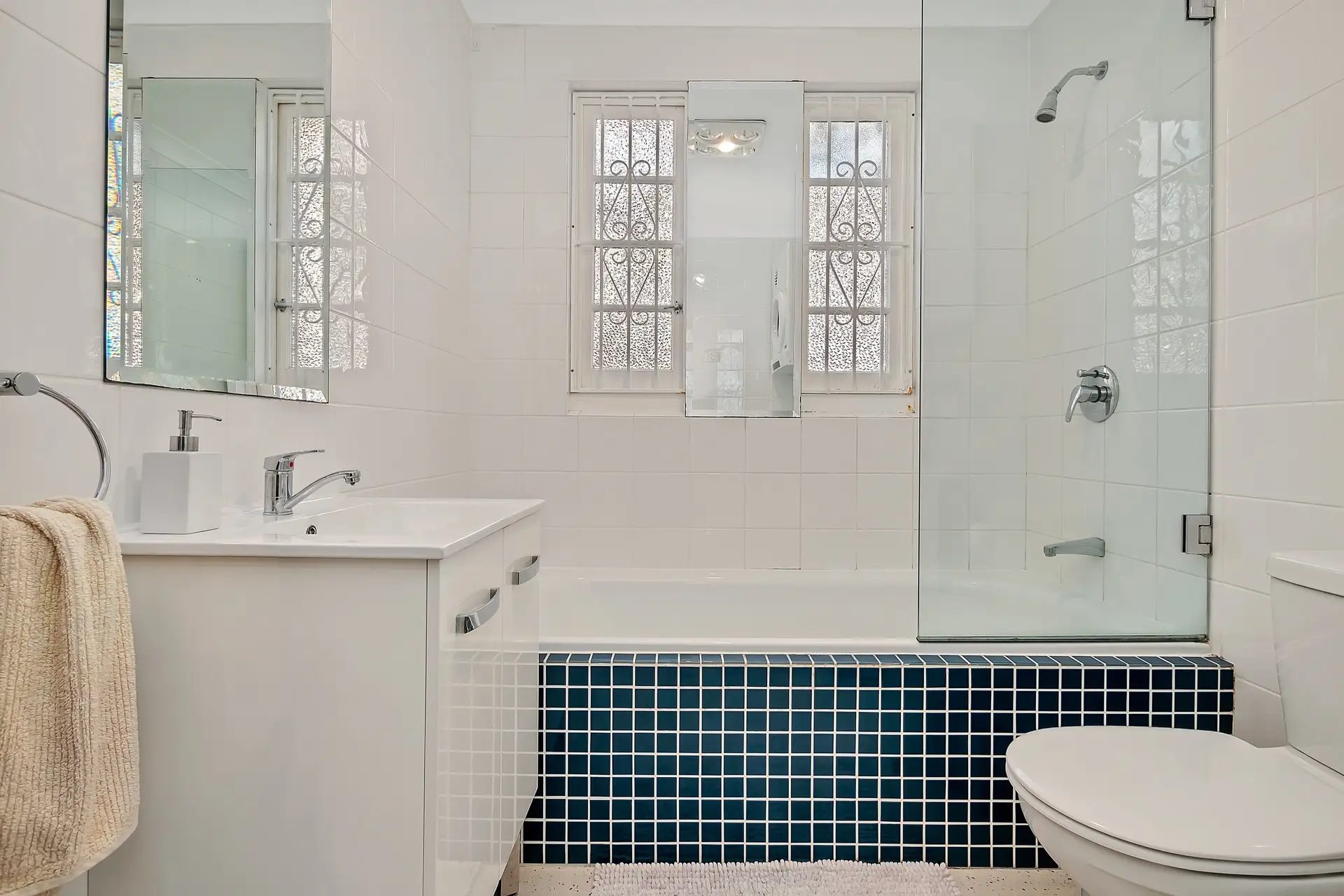 2/4 Norwich Road, Rose Bay Sold by Bradfield Badgerfox - image 1