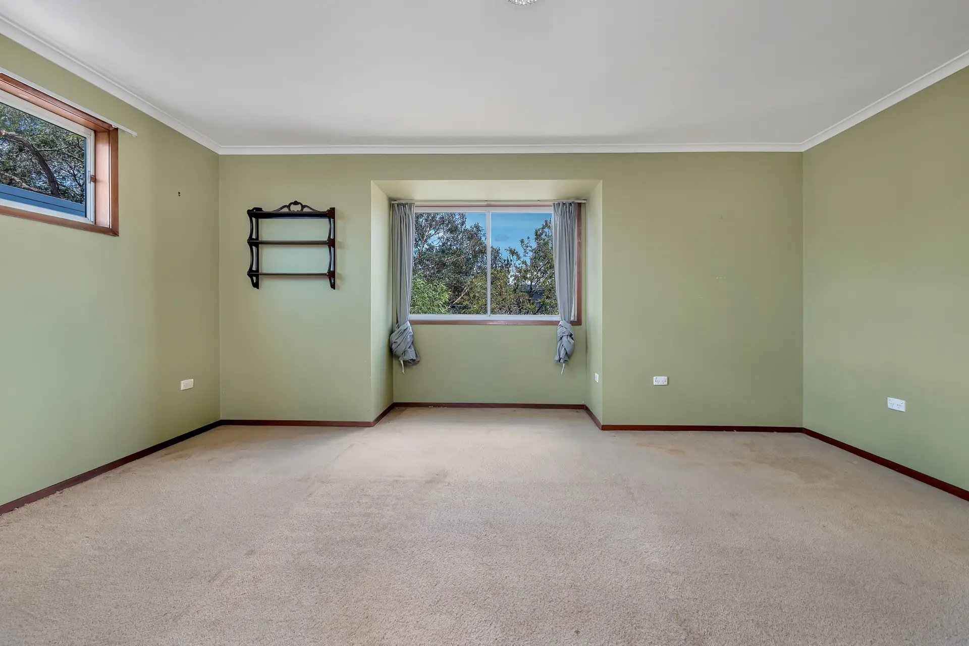 26 Queens Park Road, Queens Park Sold by Bradfield Badgerfox - image 1