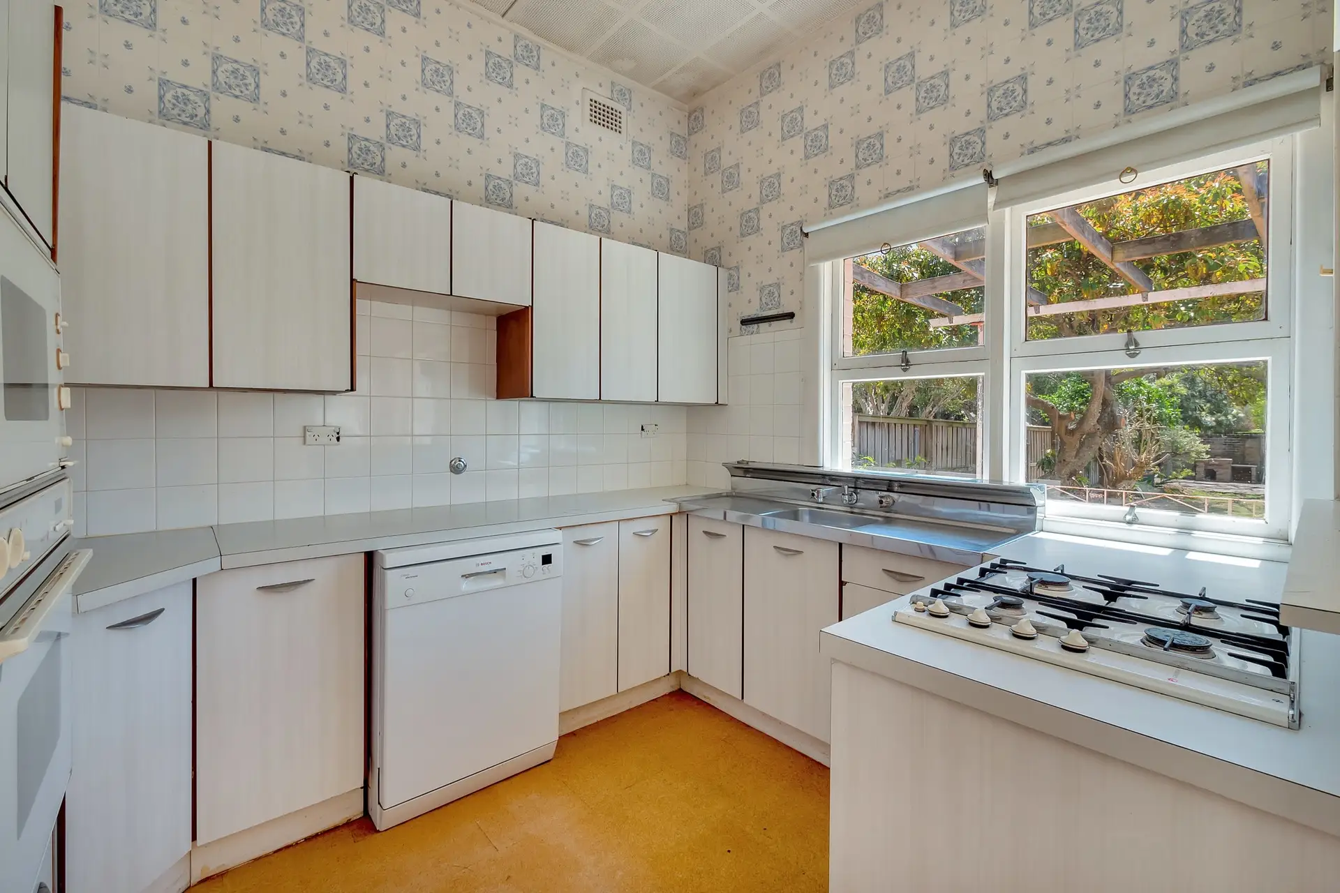 26 Queens Park Road, Queens Park Sold by Bradfield Badgerfox - image 1