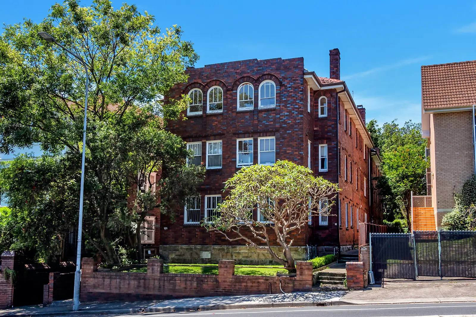 1/121 Ocean Street, Edgecliff Sold by Bradfield Badgerfox - image 1