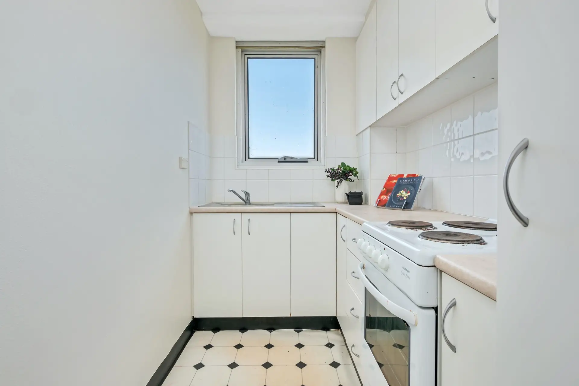 84/13 Campbell Avenue, Paddington Sold by Bradfield Badgerfox - image 1