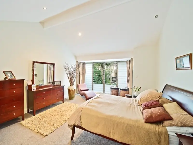 18 Caledonia Street, Paddington Sold by Bradfield Badgerfox - image 1