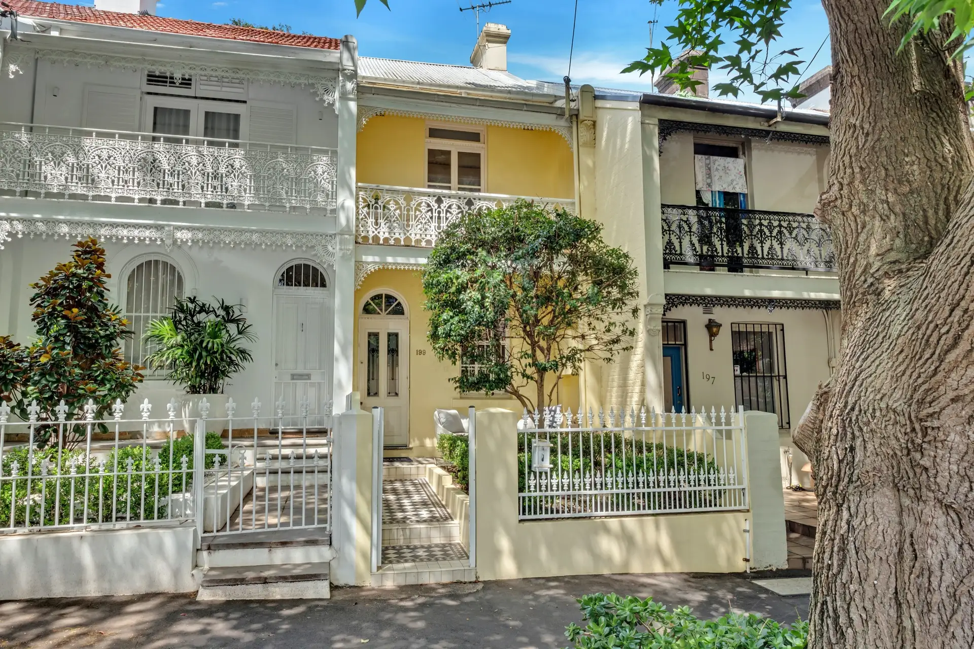 199 Sutherland Street, Paddington Sold by Bradfield Badgerfox - image 1