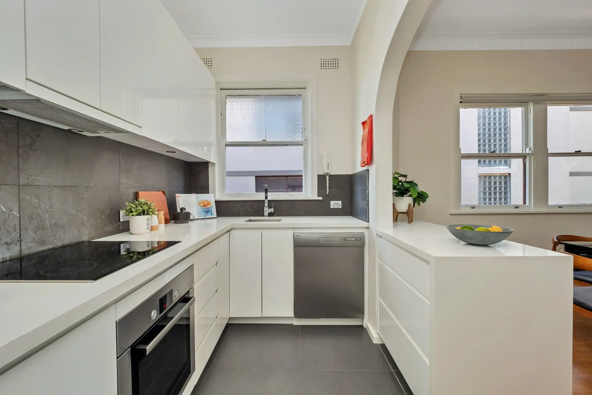 19/532 New South Head Road, Double Bay Sold by Bradfield Badgerfox - image 1