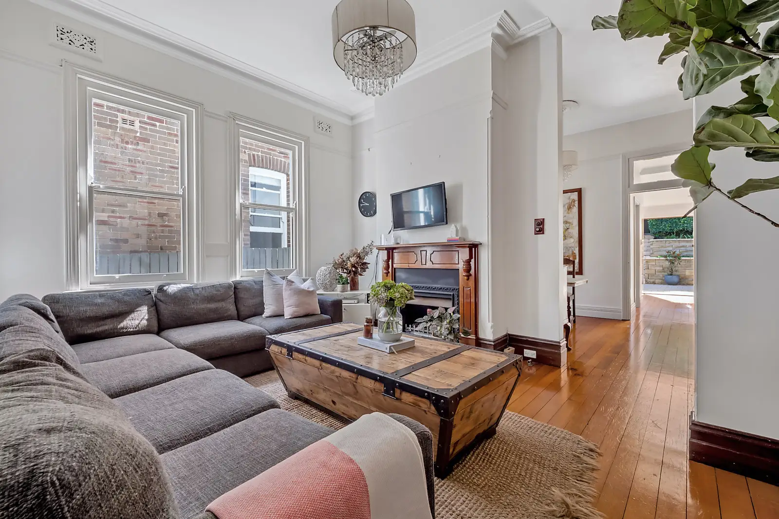 168 Carrington Road, Waverley Sold by Bradfield Badgerfox - image 1