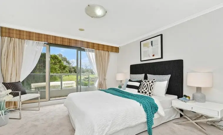 102/3 Black Lion Place, Kensington Sold by Bradfield Badgerfox - image 1