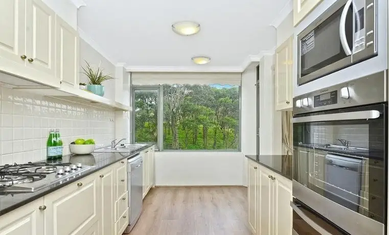 102/3 Black Lion Place, Kensington Sold by Bradfield Badgerfox - image 1
