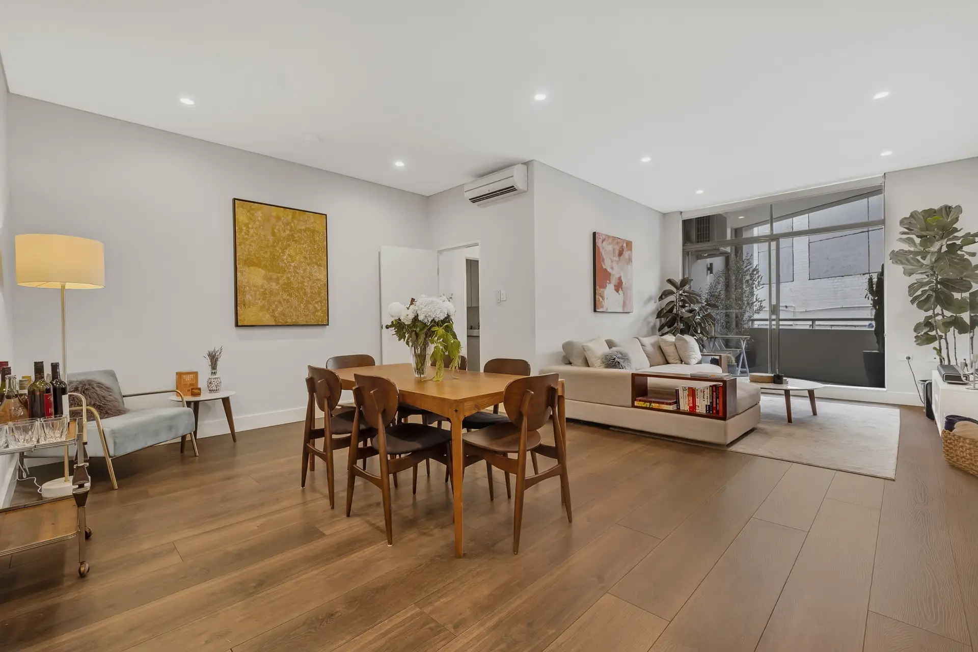 410/172-190 Riley Street, Darlinghurst Sold by Bradfield Badgerfox - image 1