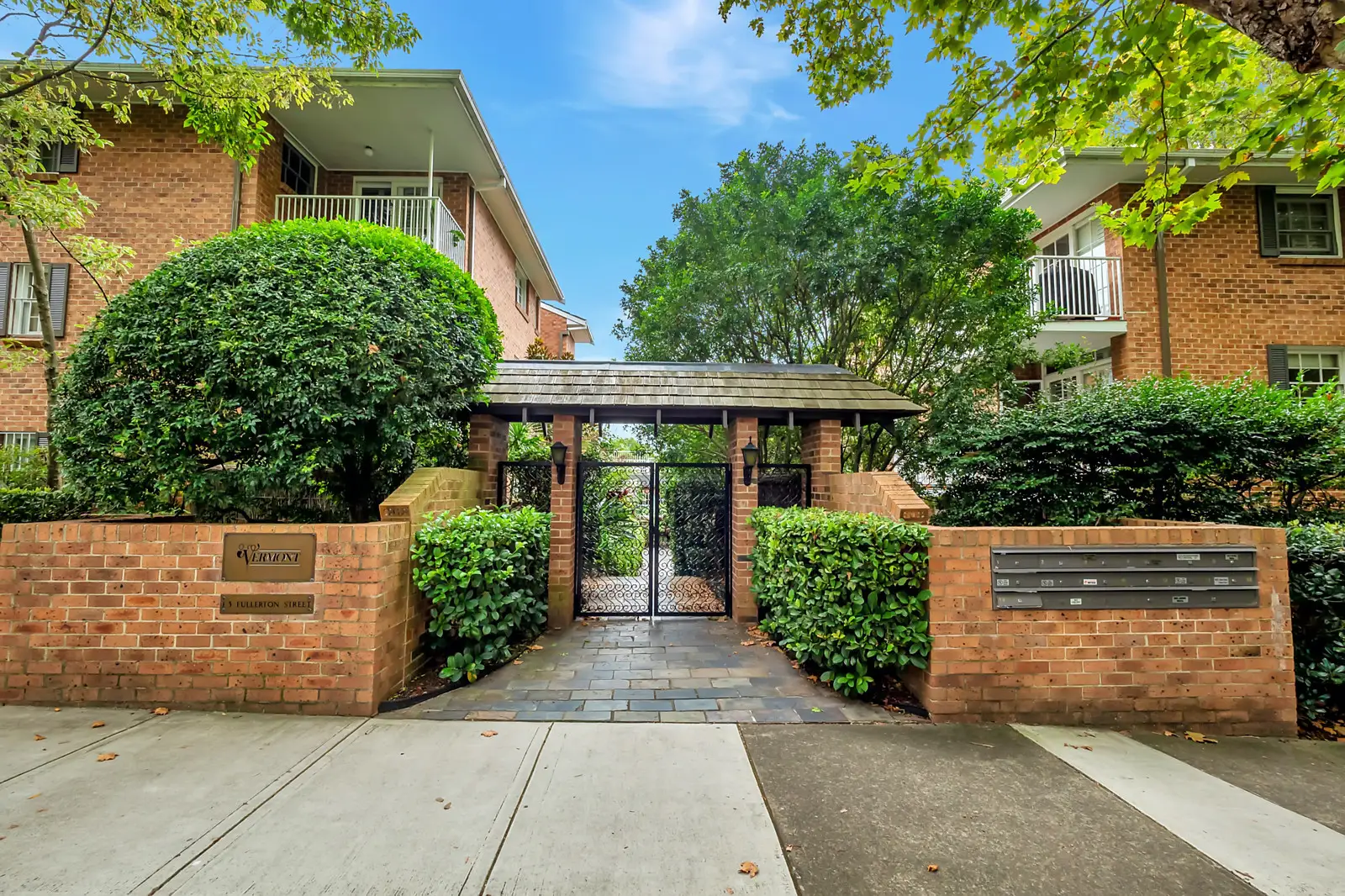 9/1-3 Fullerton Street, Woollahra Sold by Bradfield Badgerfox - image 1