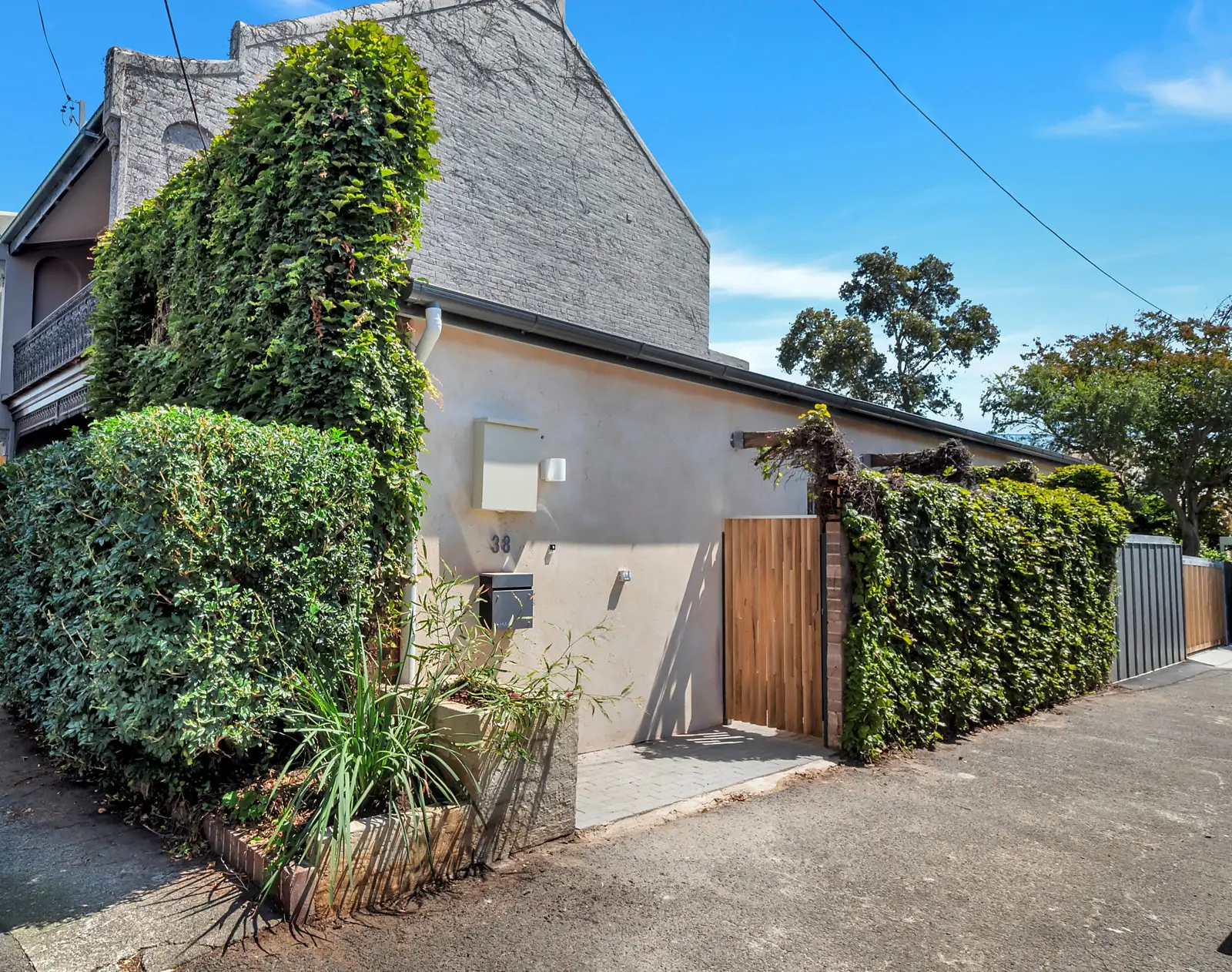 38 George Street, Paddington Sold by Bradfield Badgerfox - image 1