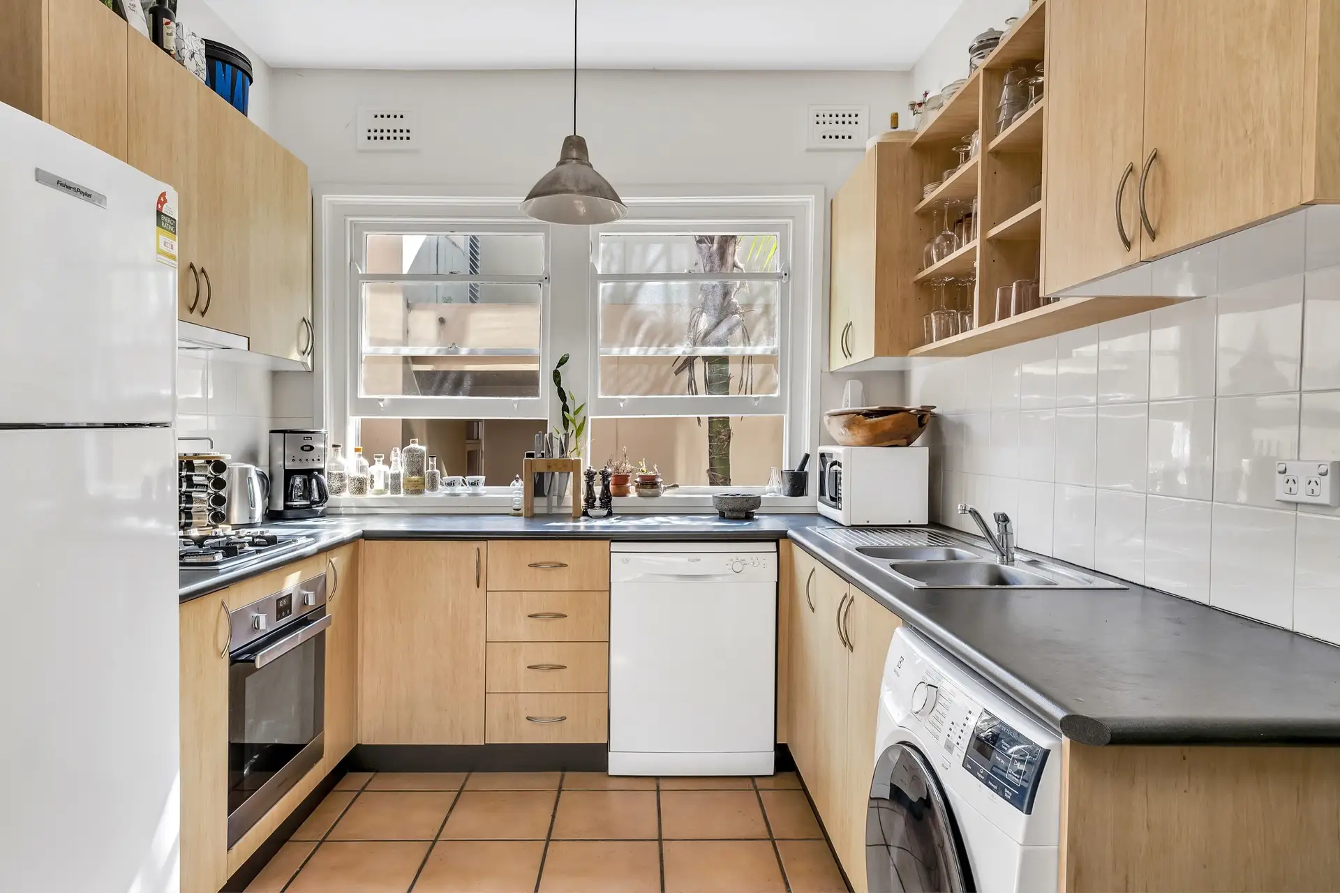 6/18 Yarranabbe Road, Darling Point Sold by Bradfield Badgerfox - image 1