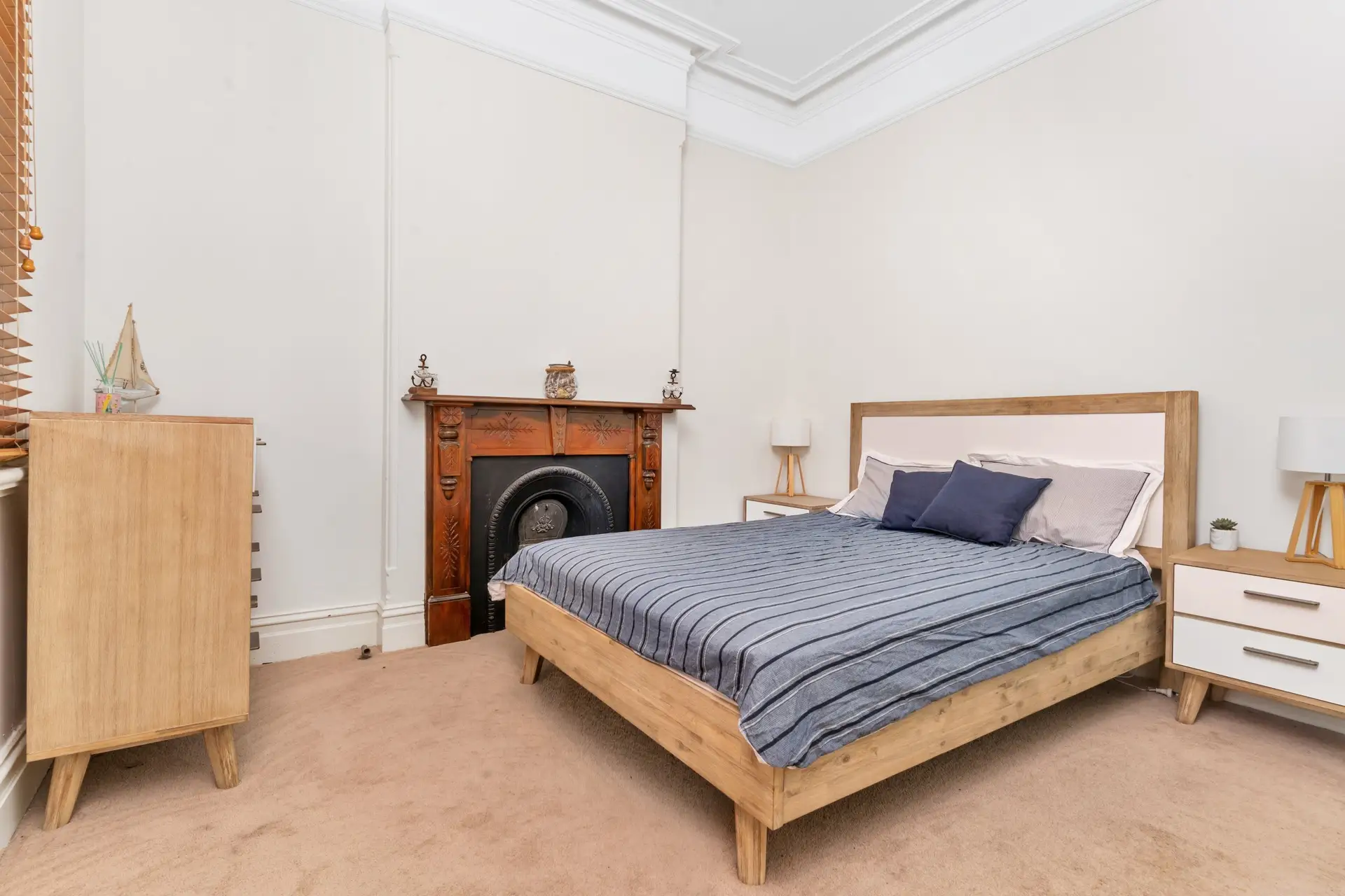 166 Doncaster Avenue, Kensington Sold by Bradfield Badgerfox - image 1