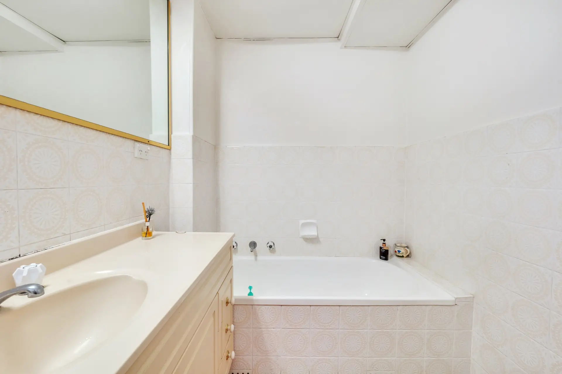 8/429-433 Old South Head Road, Rose Bay Sold by Bradfield Badgerfox - image 1