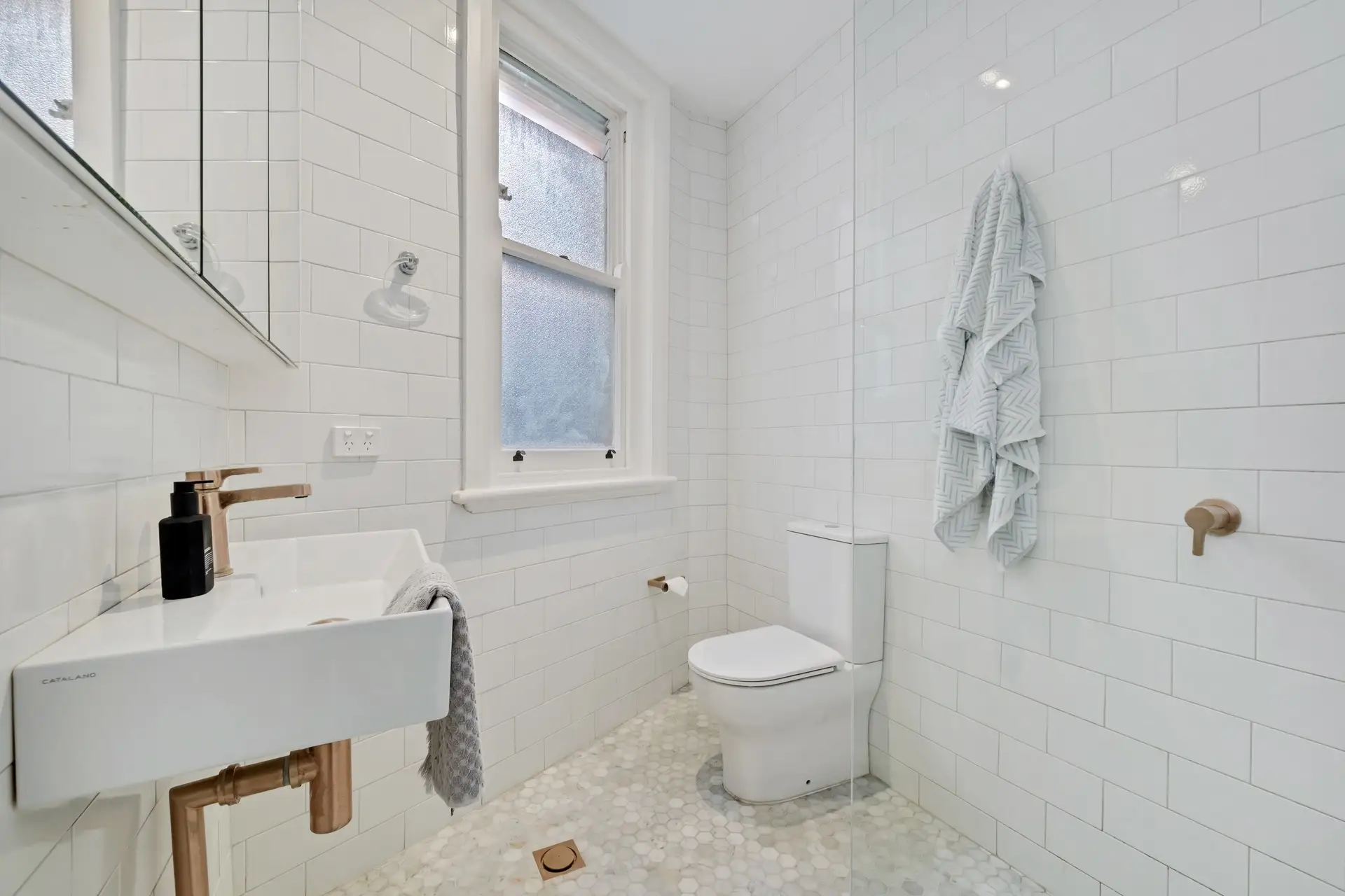 12/13 Springfield Avenue, Potts Point Sold by Bradfield Badgerfox - image 1