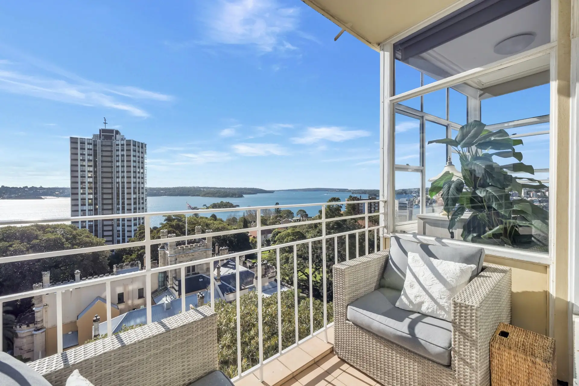 83/66 Darling Point Road, Darling Point Sold by Bradfield Badgerfox - image 1
