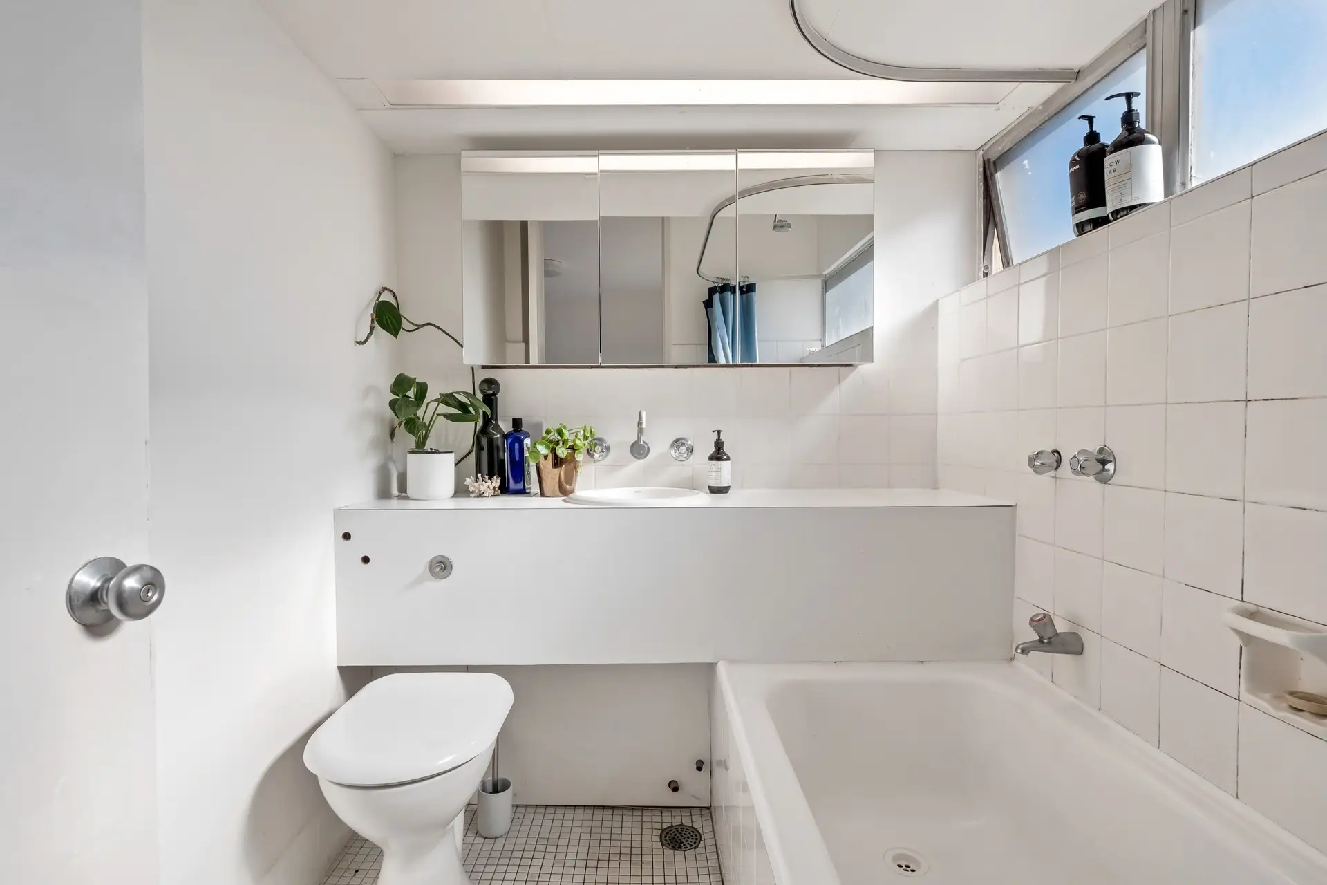 52/40-44 Victoria Street, Potts Point Sold by Bradfield Badgerfox - image 1