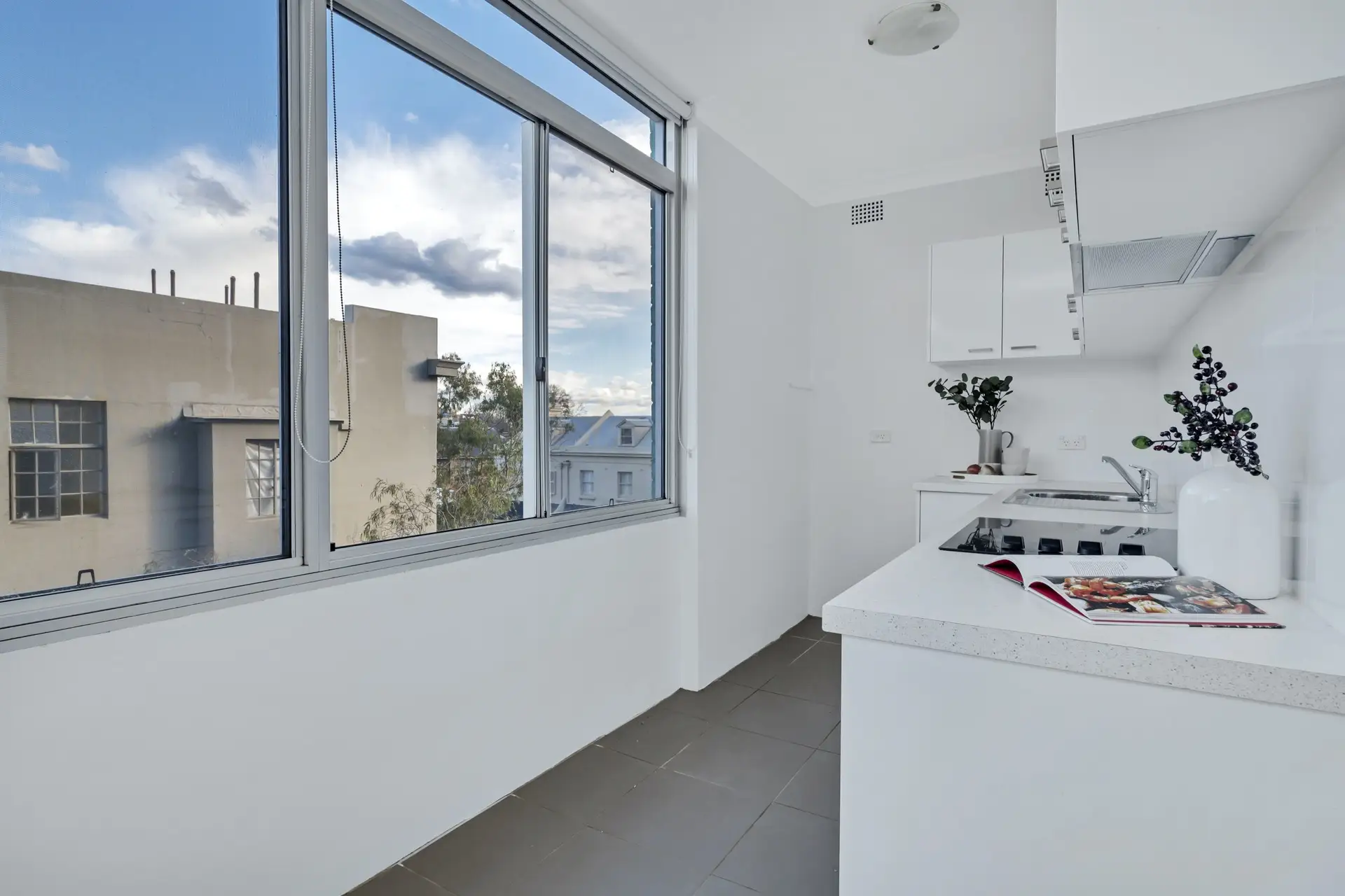 26/6-14 Darley Street, Darlinghurst Sold by Bradfield Badgerfox - image 1