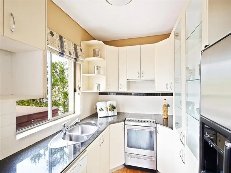 901 Macleay Street, Potts Point Sold by Bradfield Badgerfox - image 1
