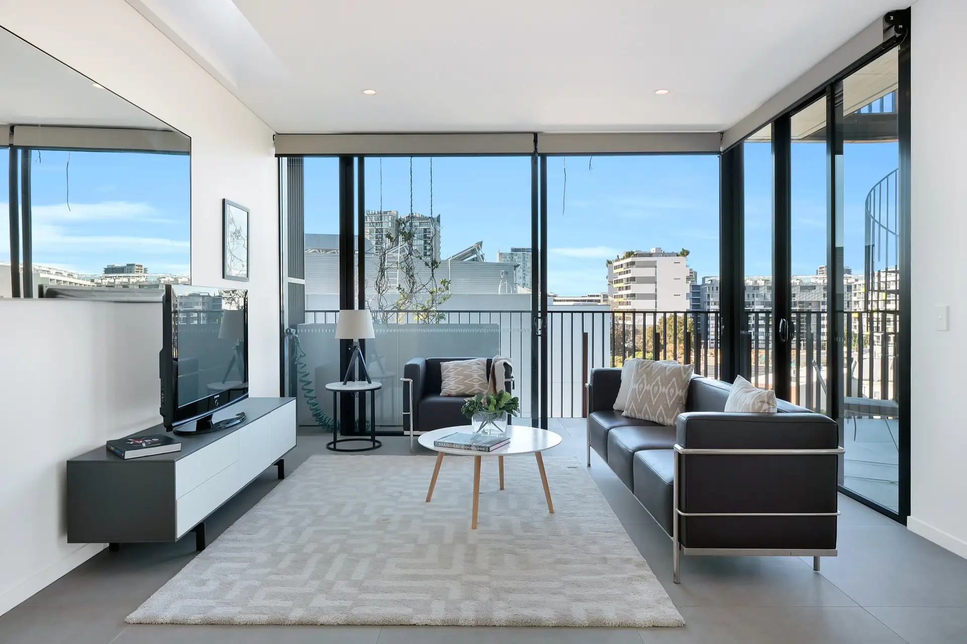 509/836 Elizabeth Street, Waterloo Sold by Bradfield Badgerfox - image 1