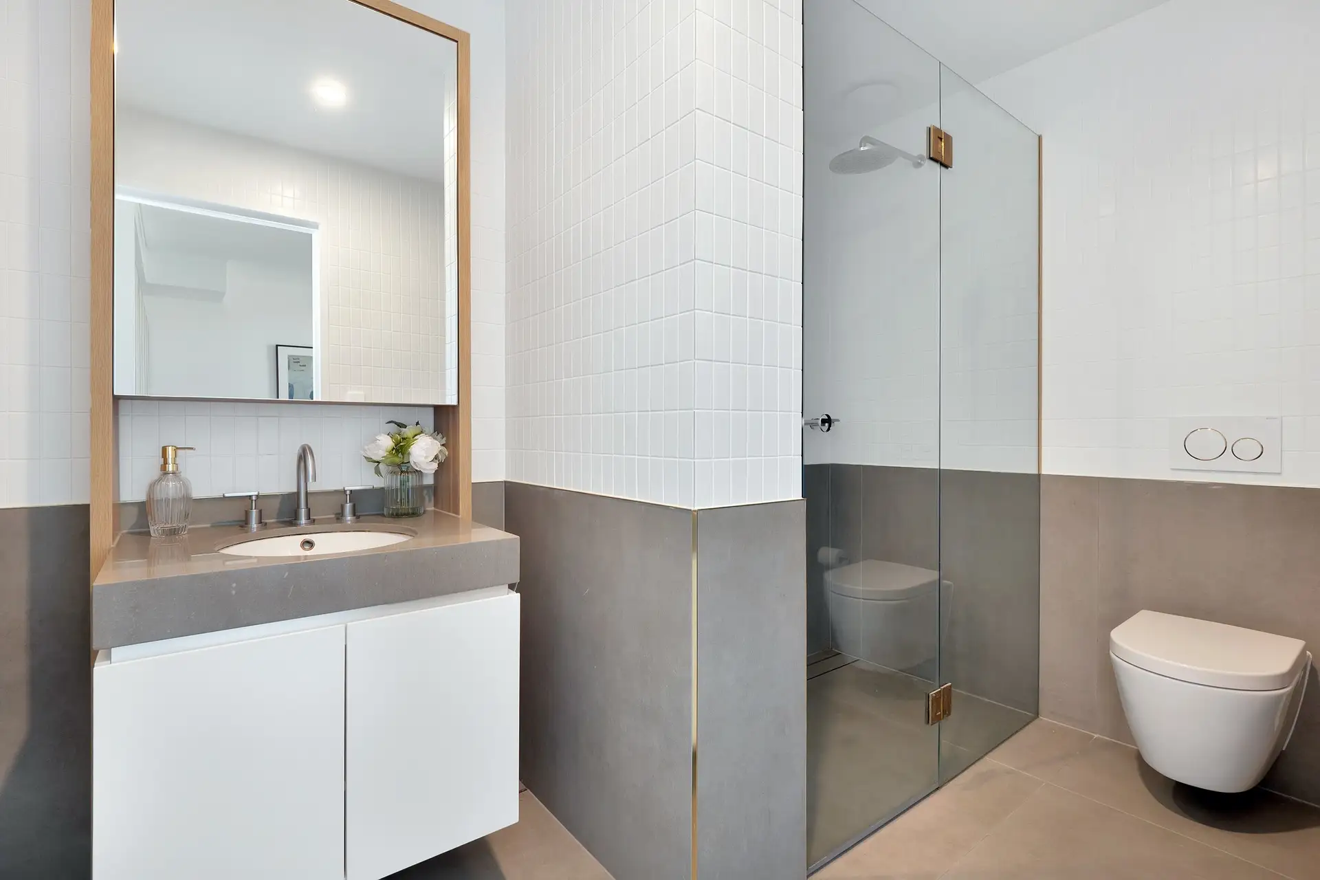 509/836 Elizabeth Street, Waterloo Sold by Bradfield Badgerfox - image 1