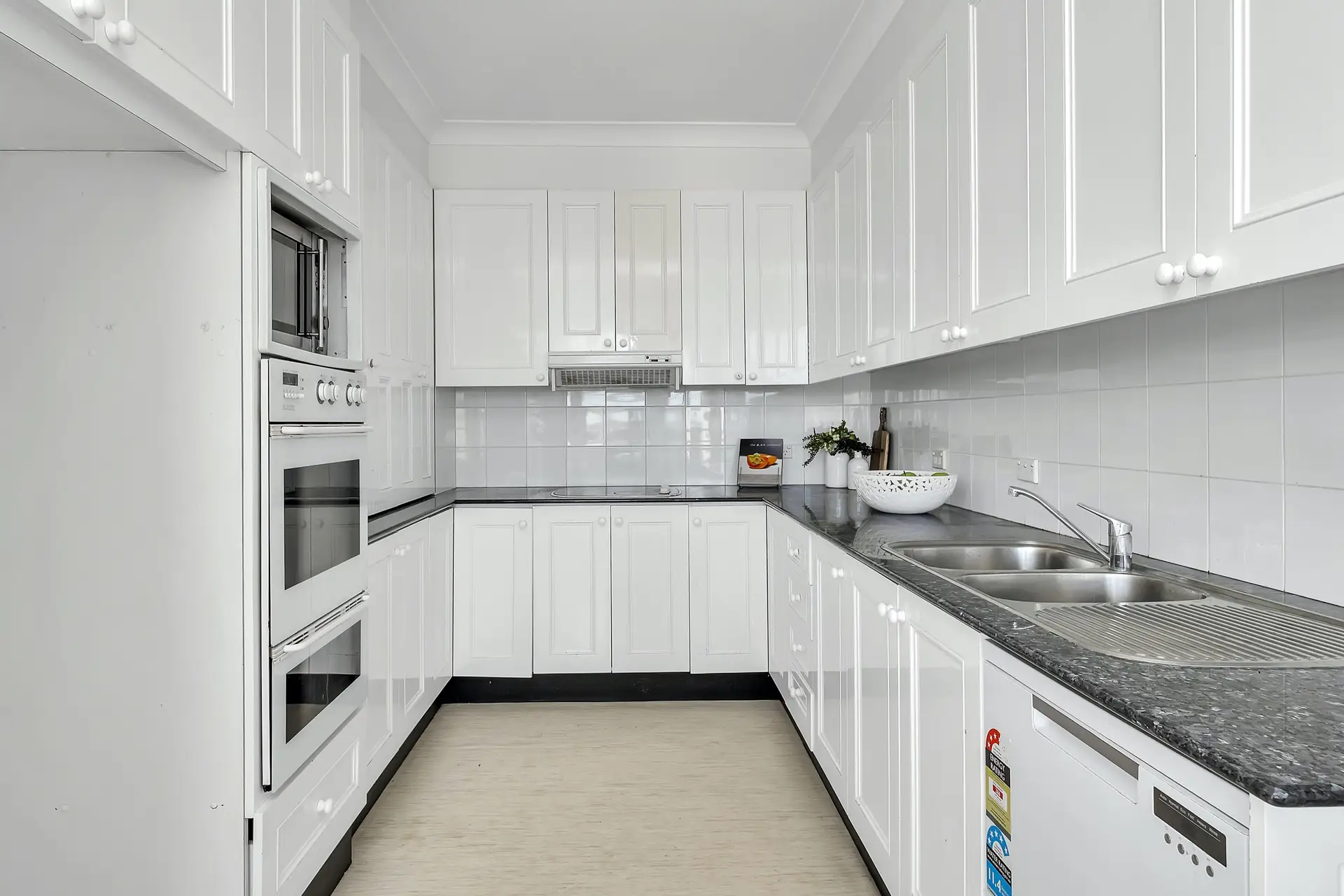 14/8 Wentworth Street, Point Piper Sold by Bradfield Badgerfox - image 1