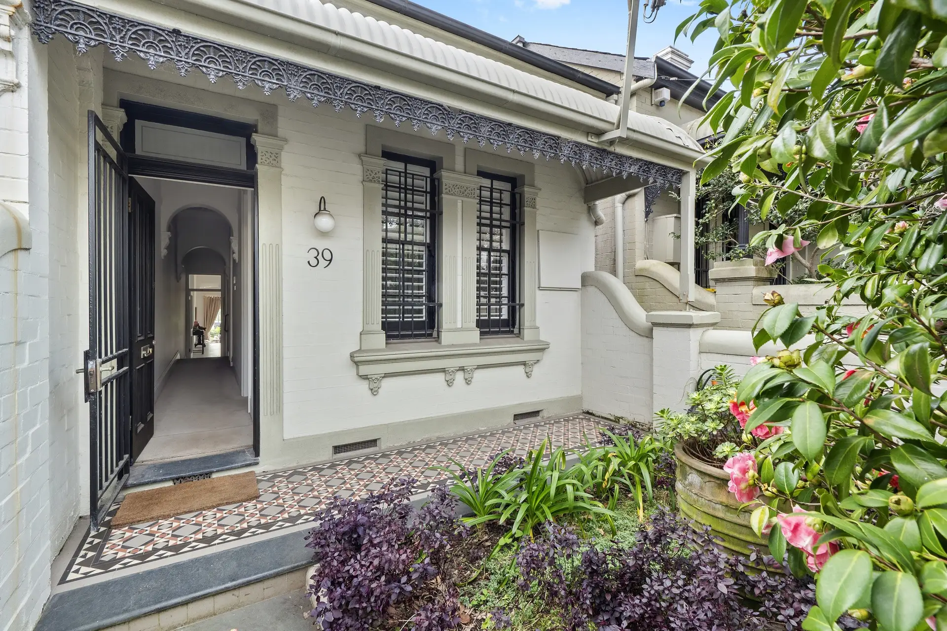 39 Fletcher Street, Woollahra Sold by Bradfield Badgerfox - image 1