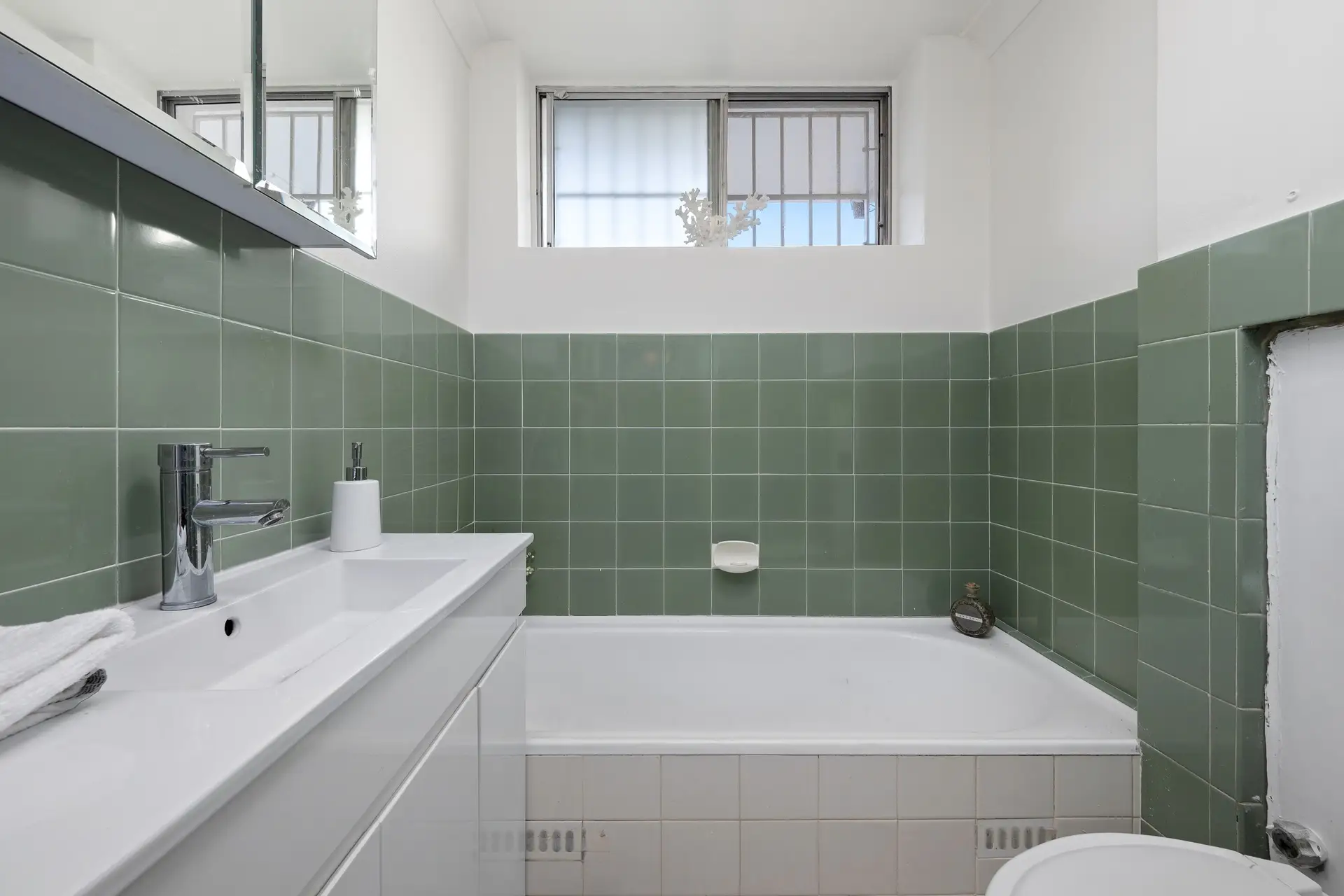 1/22 Flood Street, Bondi Sold by Bradfield Badgerfox - image 1