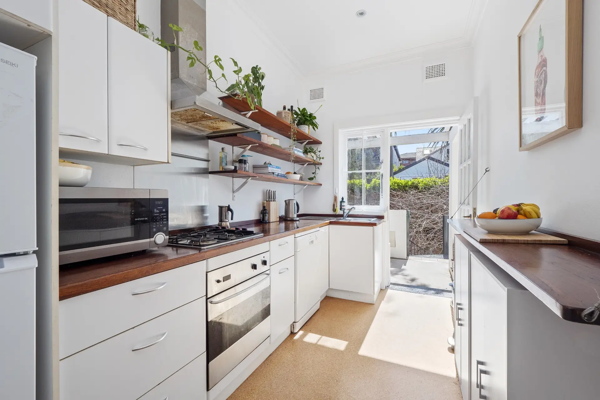 5/7 Wonderland Avenue, Tamarama Sold by Bradfield Badgerfox - image 1
