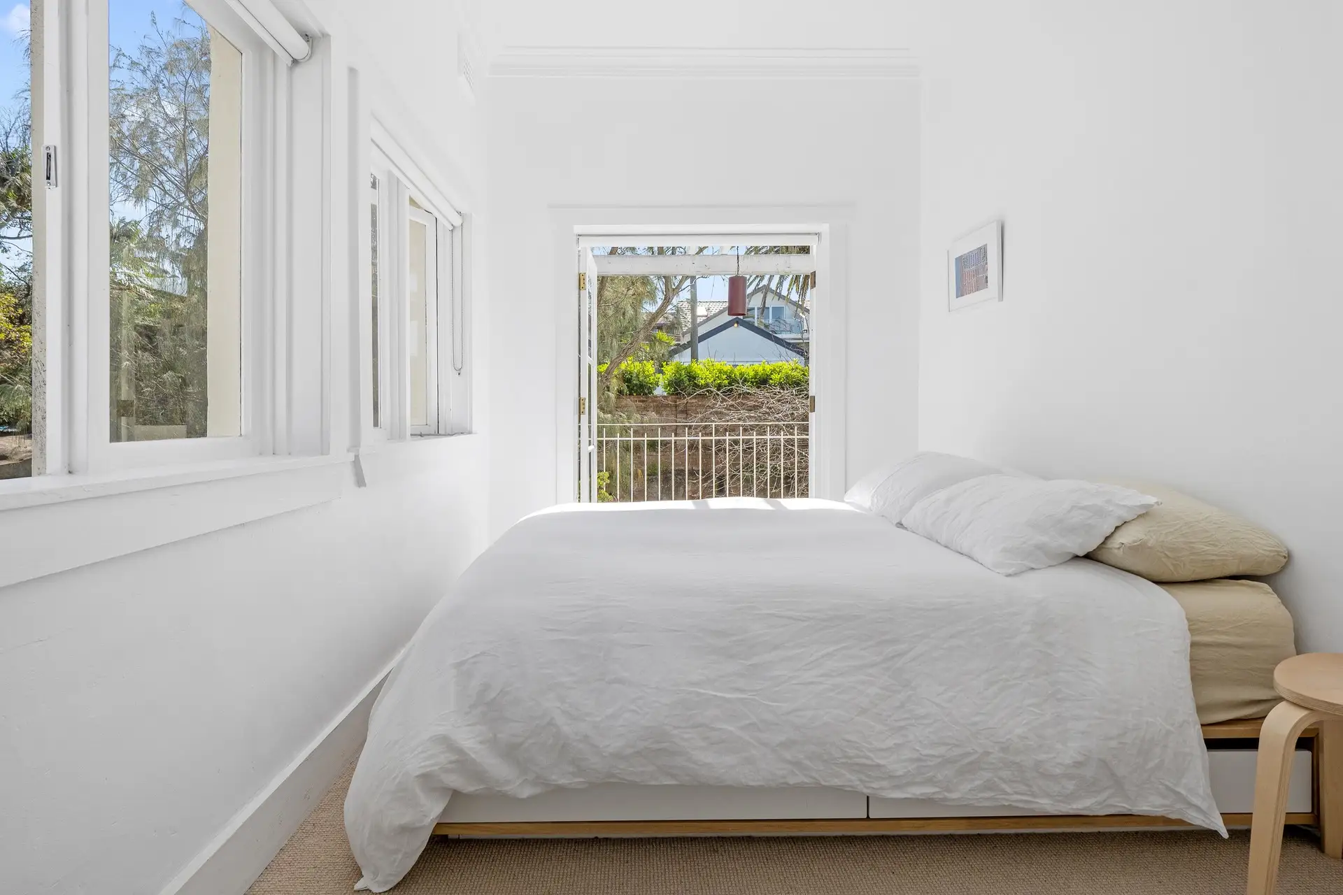 5/7 Wonderland Avenue, Tamarama Sold by Bradfield Badgerfox - image 1