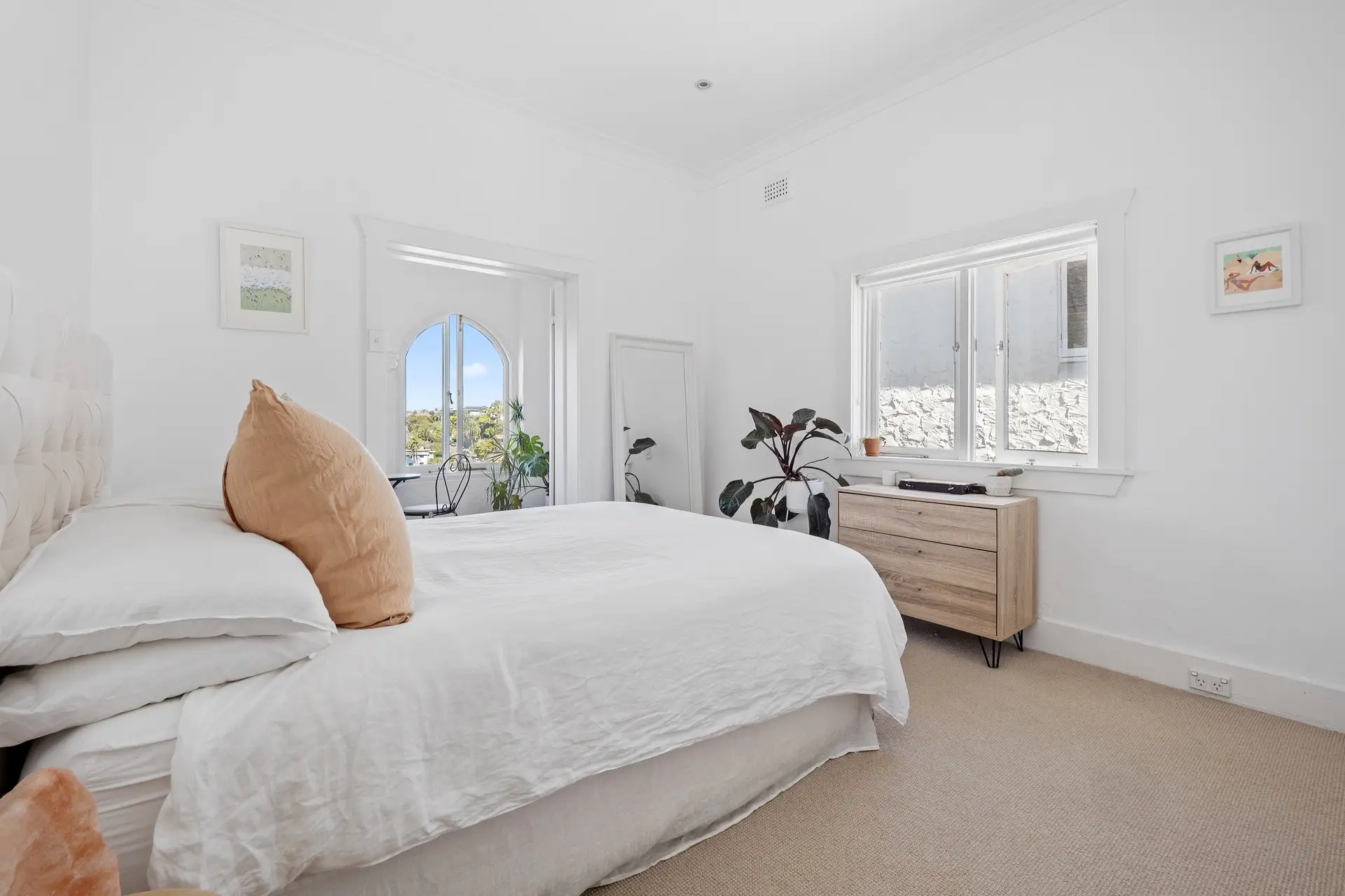 5/7 Wonderland Avenue, Tamarama Sold by Bradfield Badgerfox - image 1