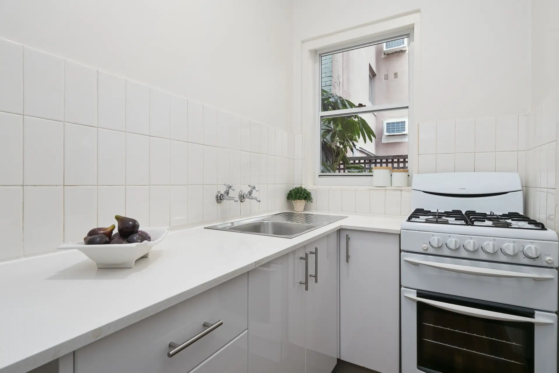 28/3 Ward Avenue, Potts Point Sold by Bradfield Badgerfox - image 1