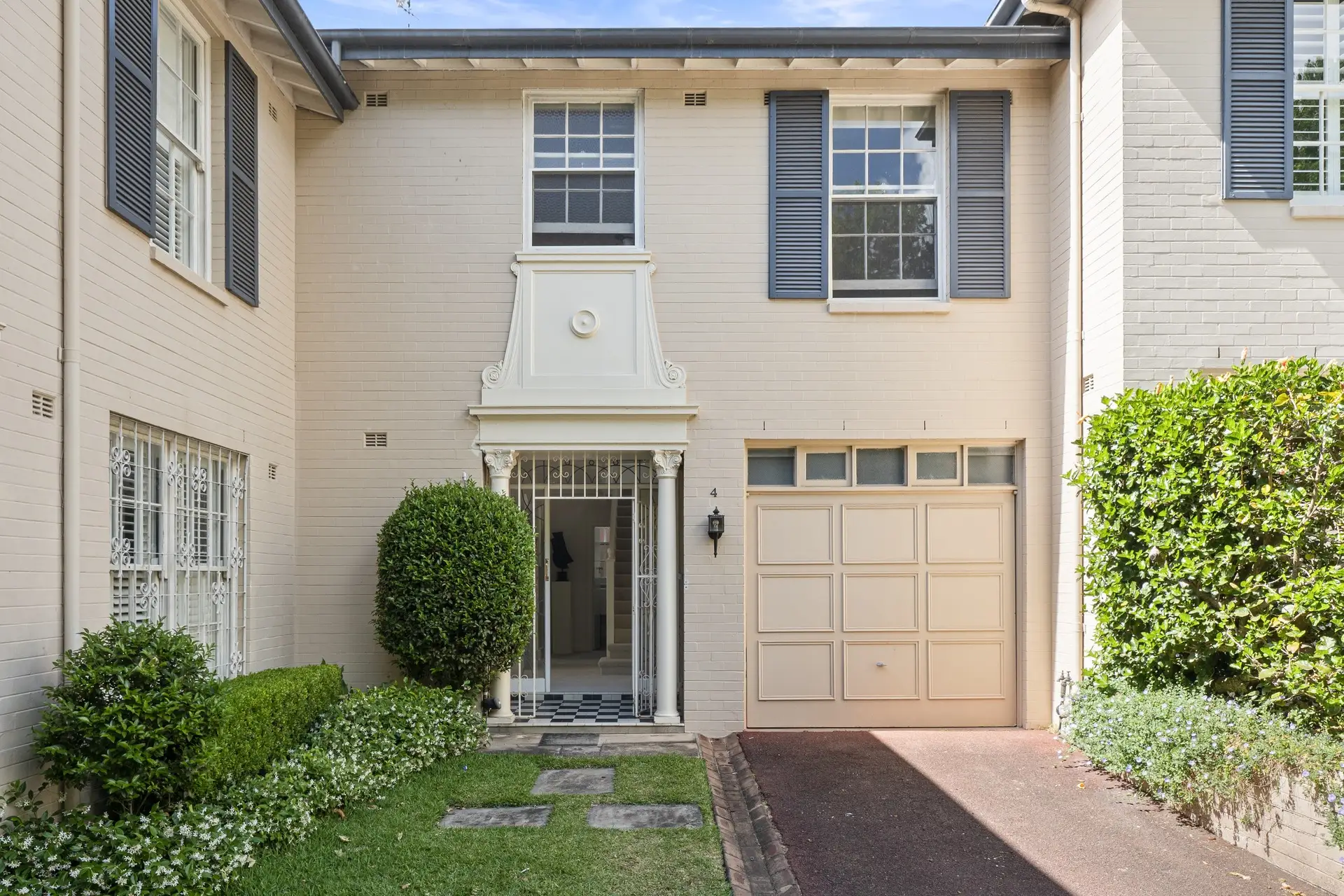 9-11 Rosemont Avenue, Woollahra Sold by Bradfield Badgerfox - image 1