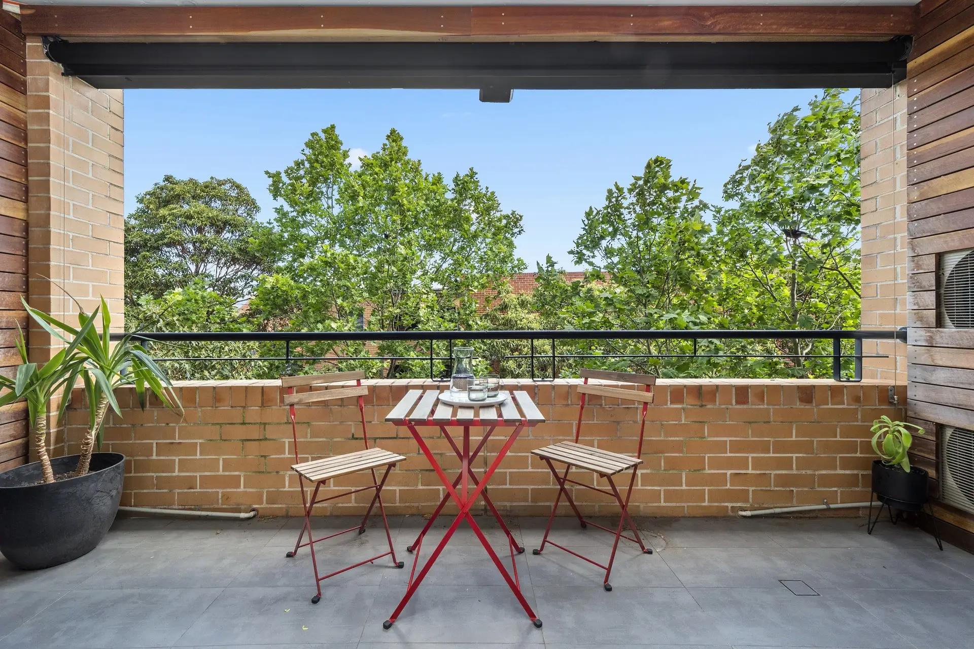 37/300 Riley Street, Surry Hills Sold by Bradfield Badgerfox - image 1